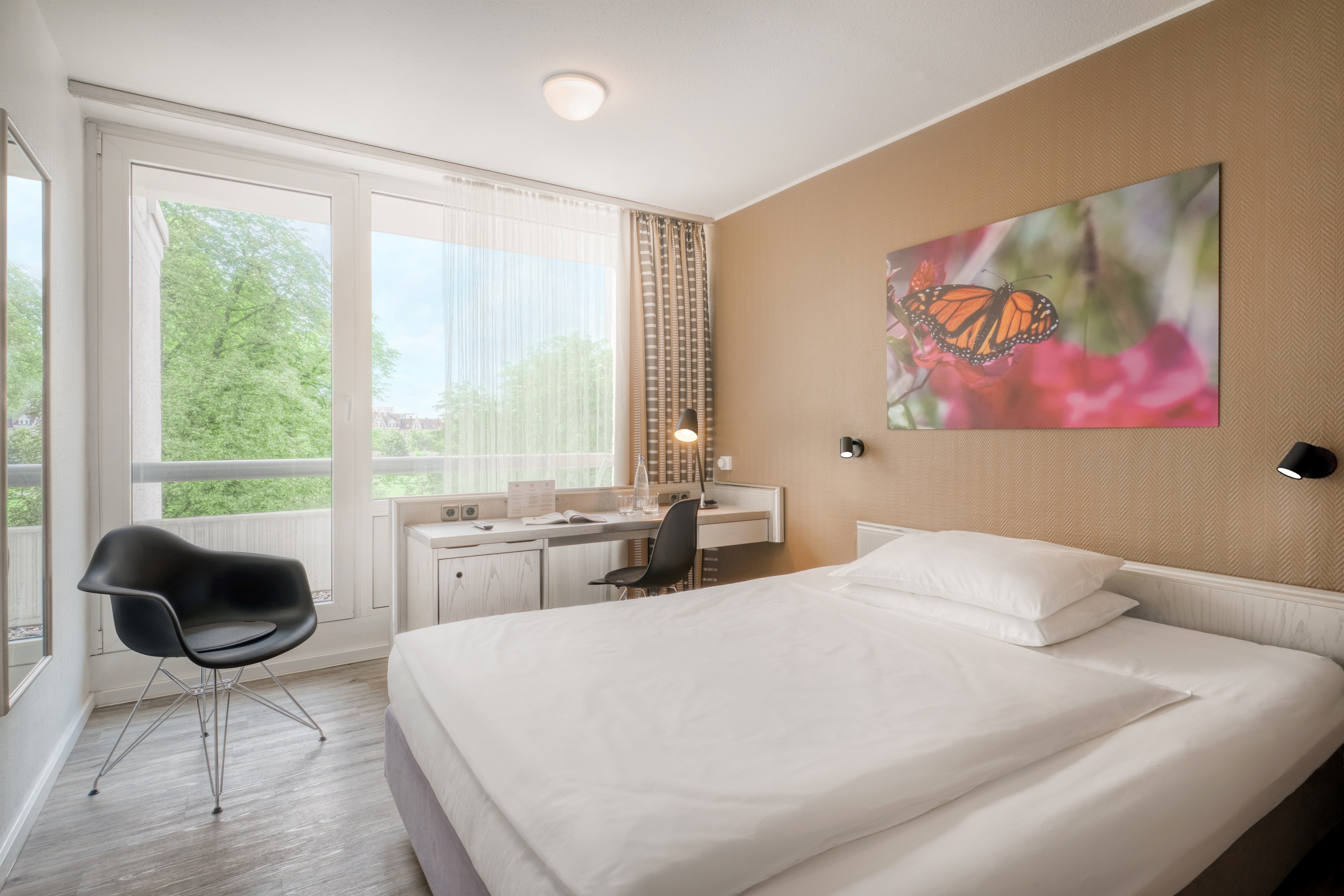 Double Queen Size Bed