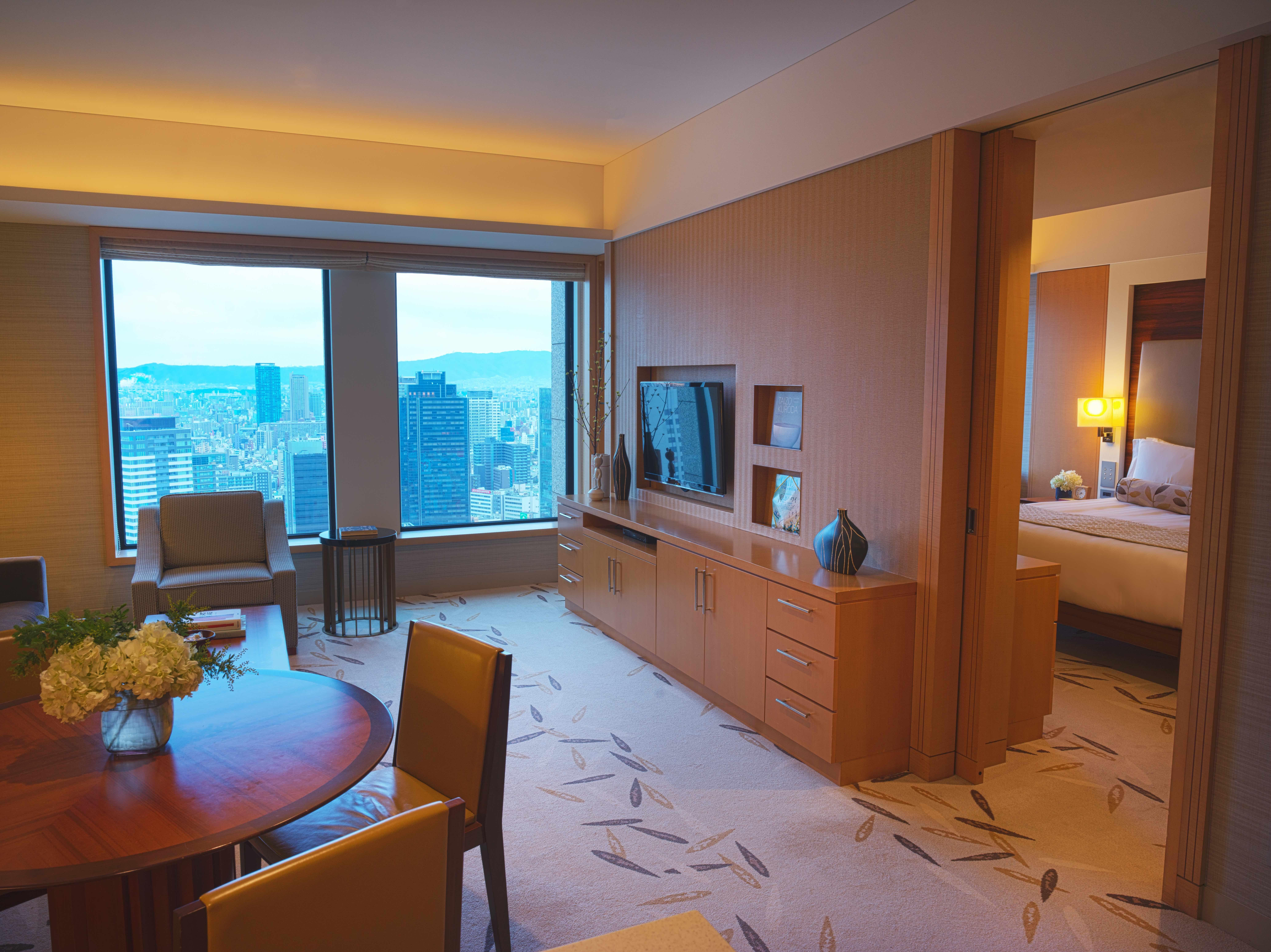 Double City View King Bed