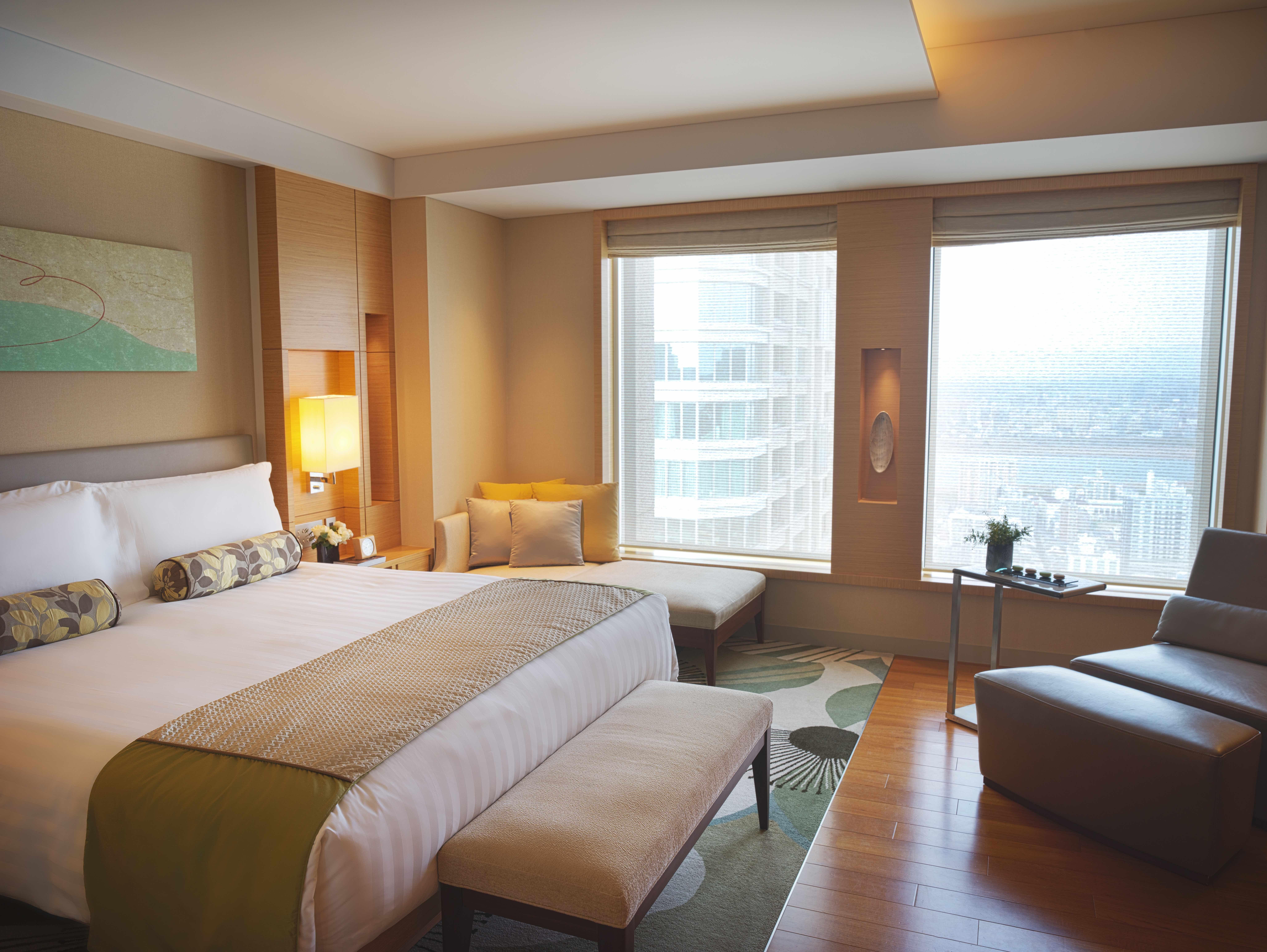 Double Club King Bed