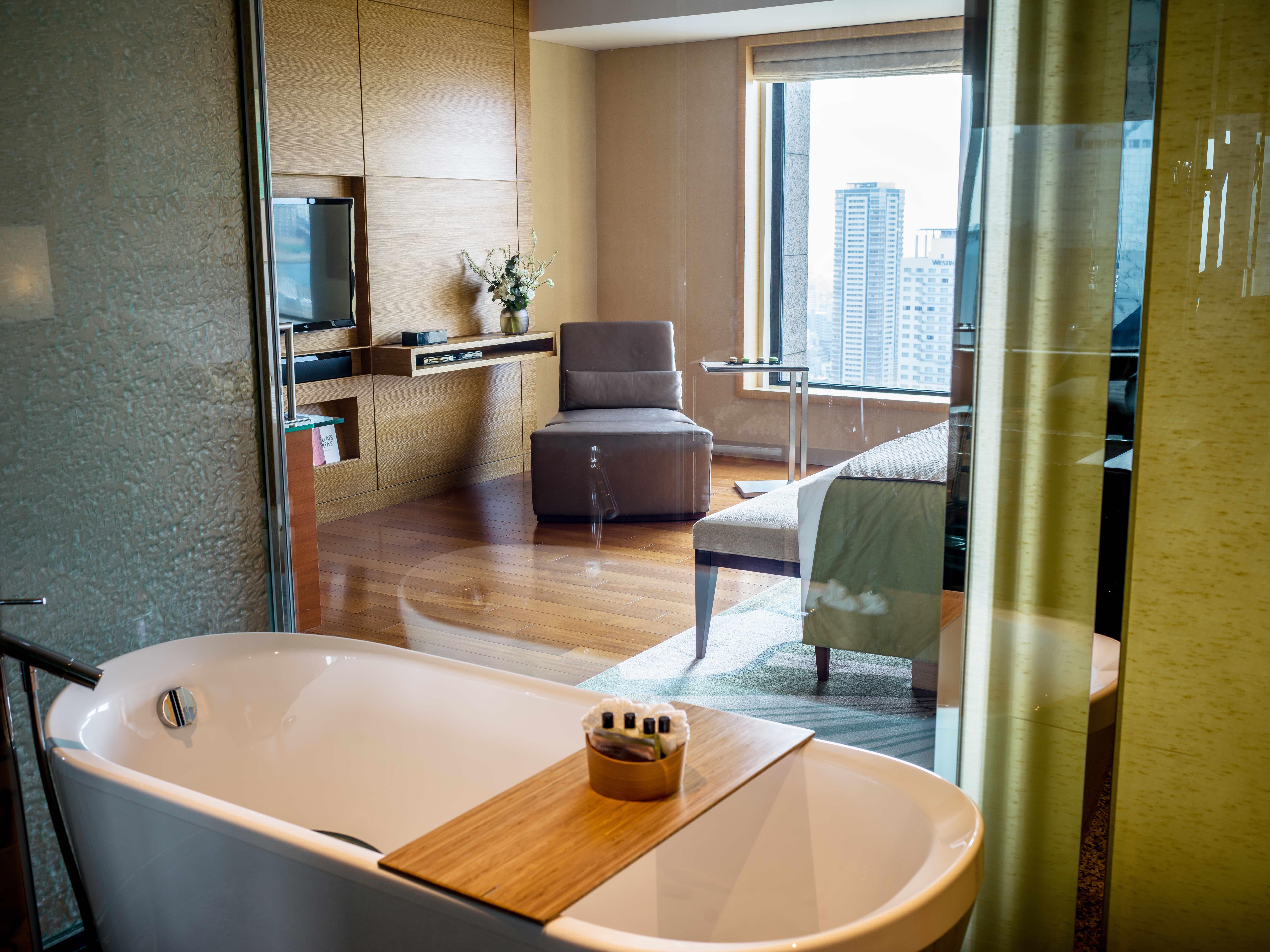 Double Club King Bed