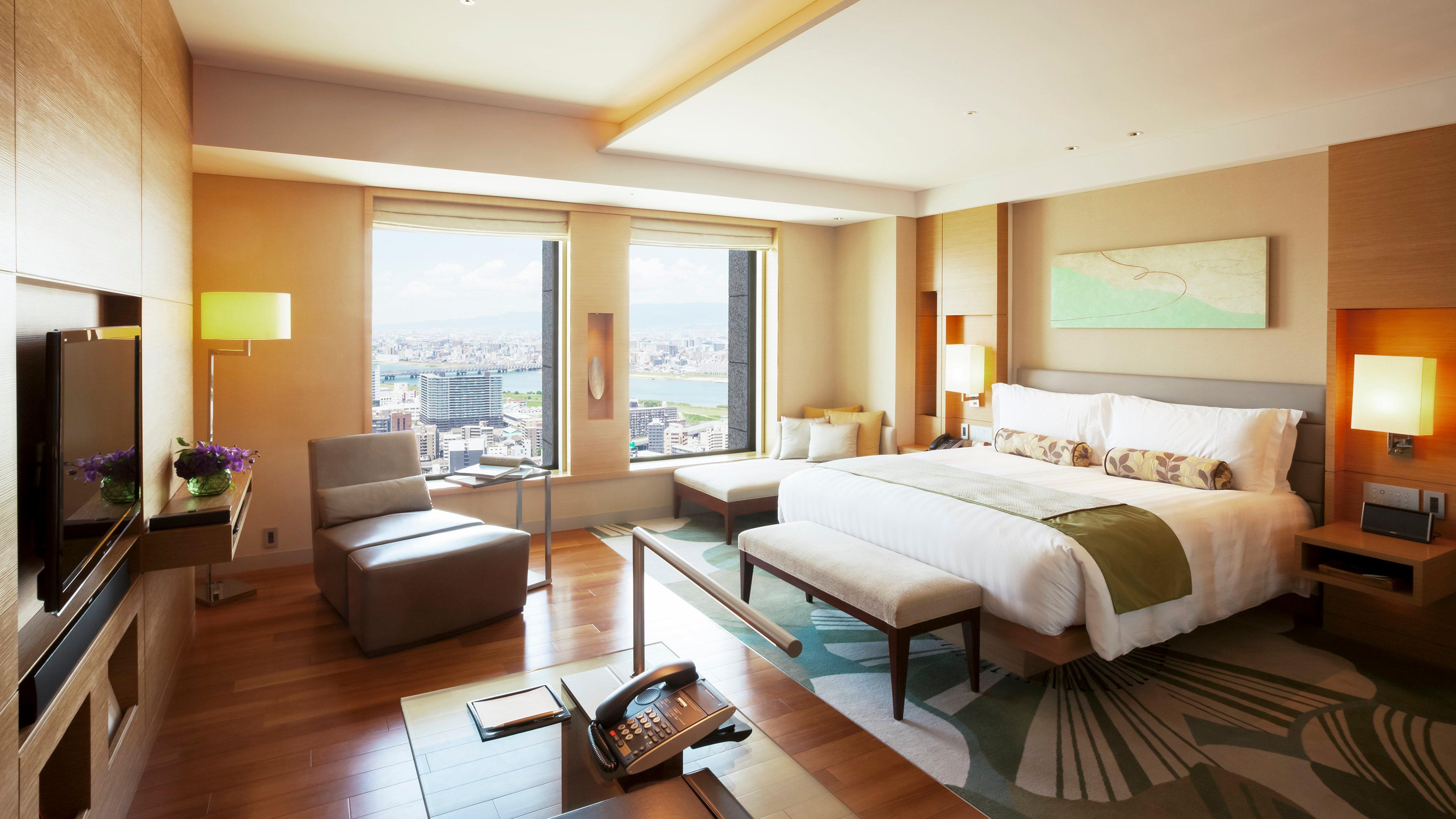 Double Club King Bed