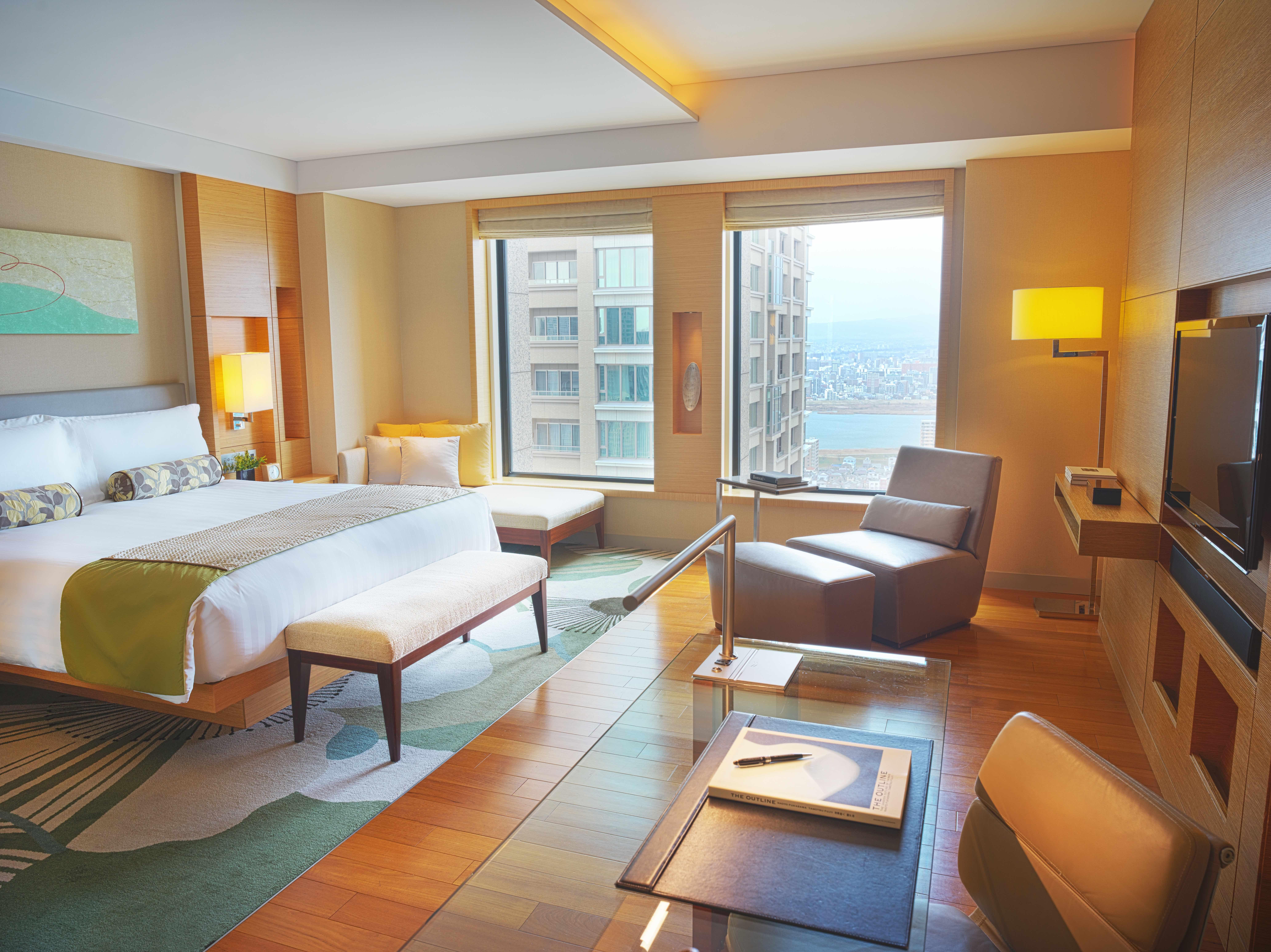 Double Deluxe King Bed