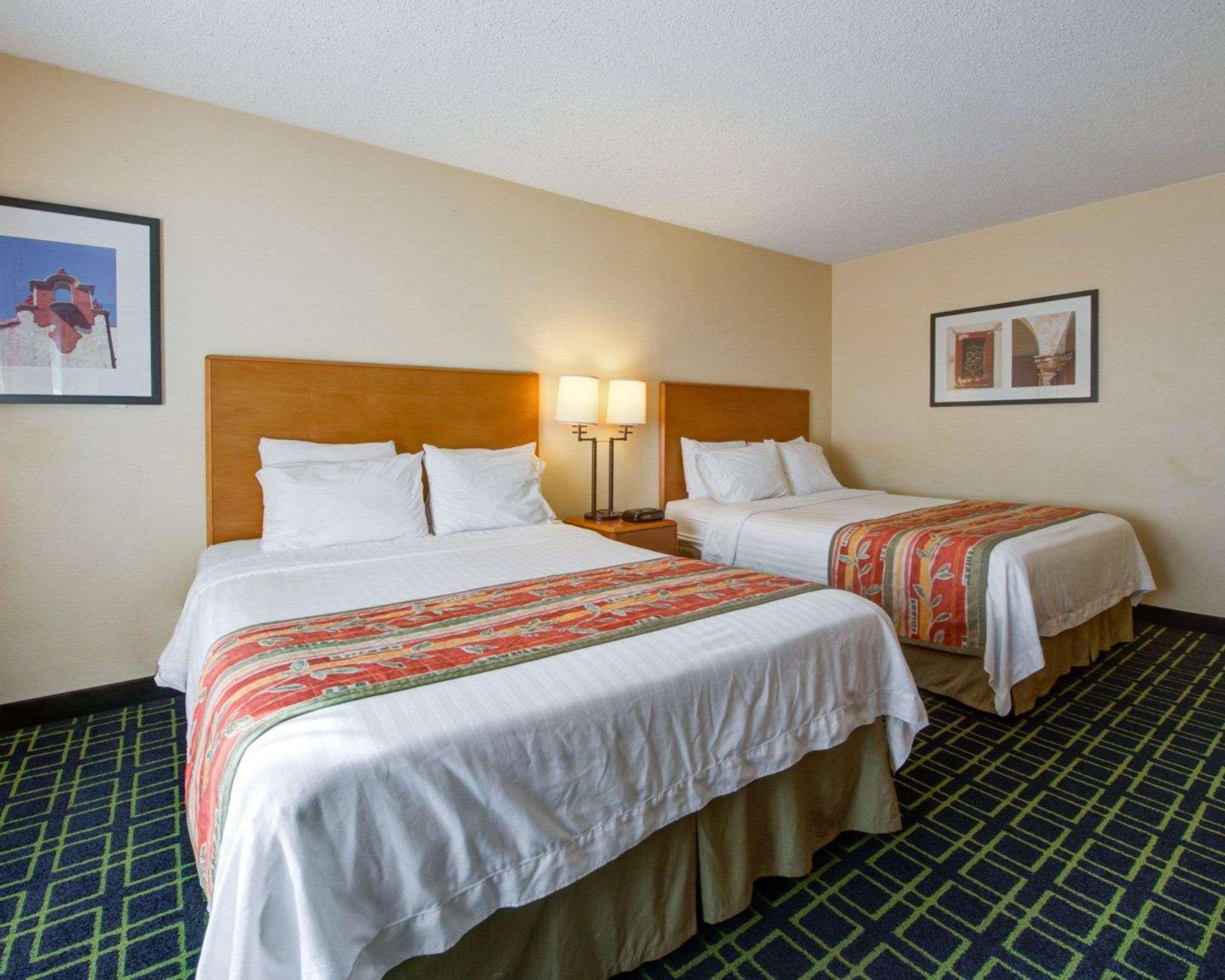 Quadruple Two Queen Beds Non Smoking