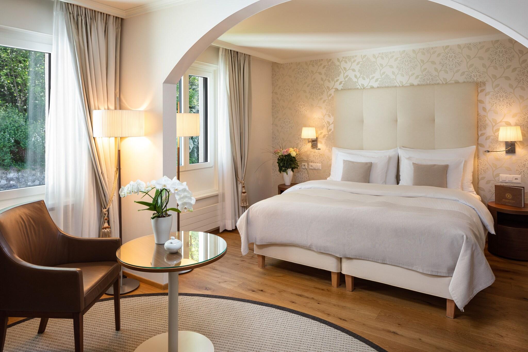 Double or Twin Deluxe King Bed