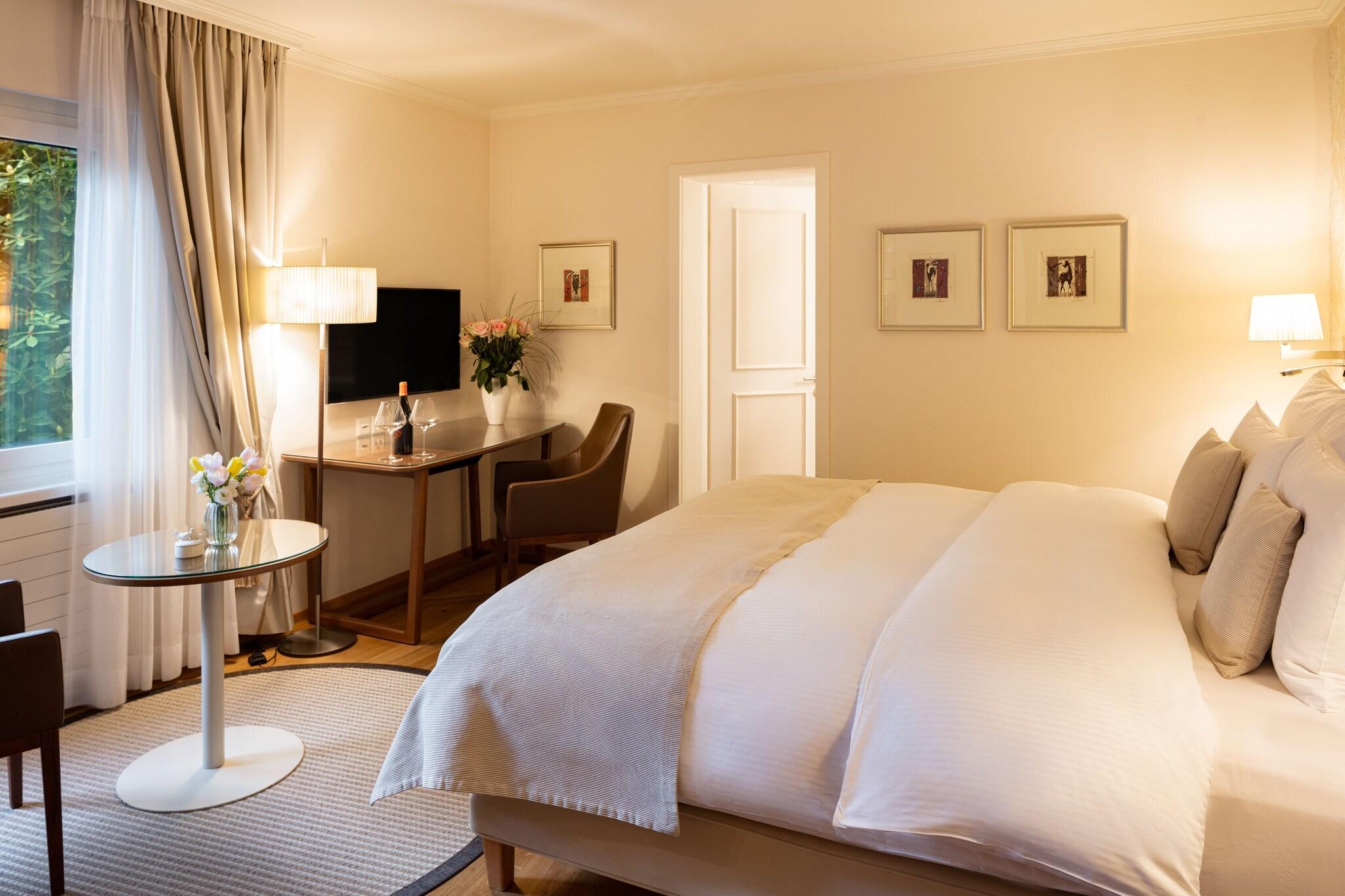 Double or Twin Deluxe King Bed