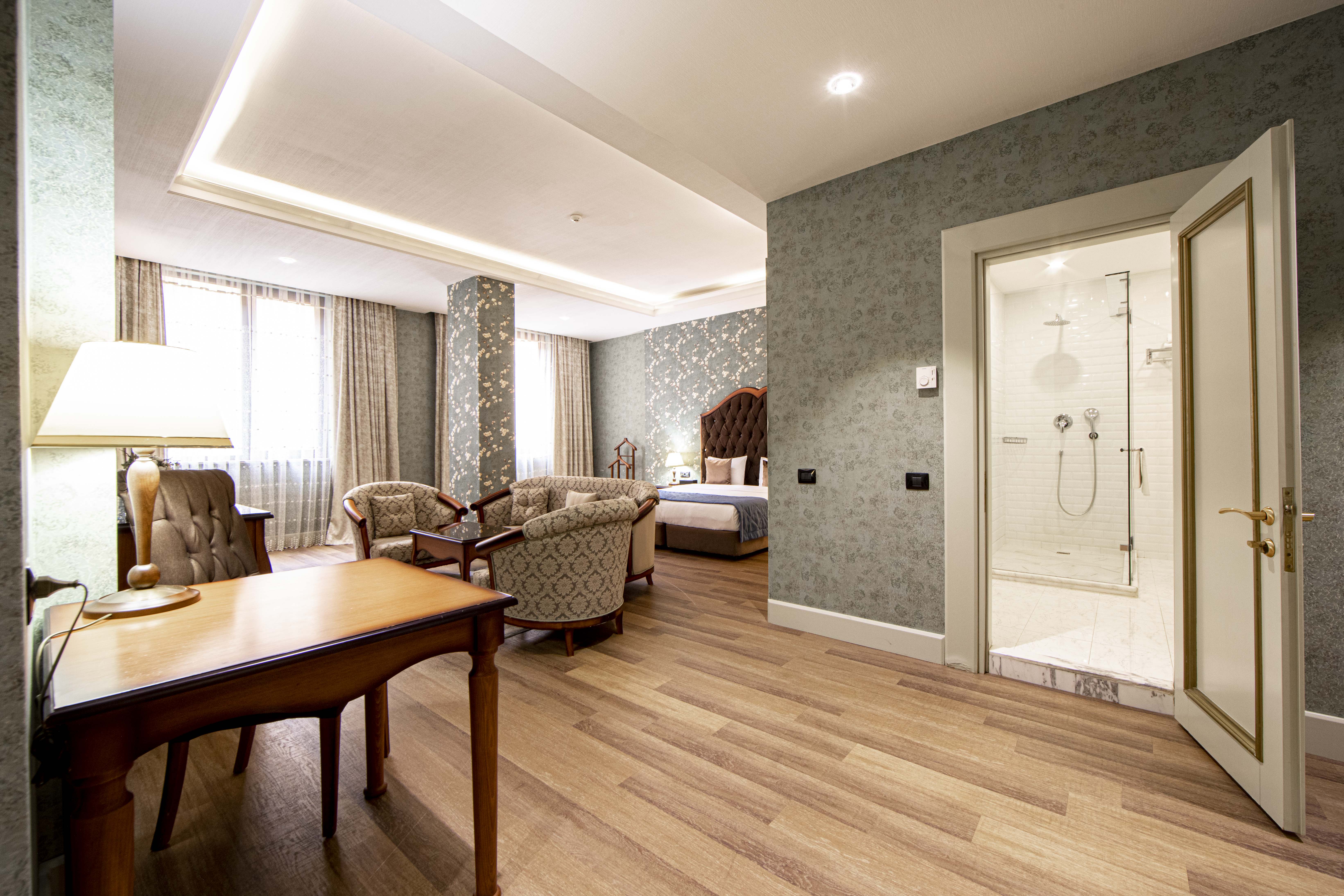 Double Single Executive