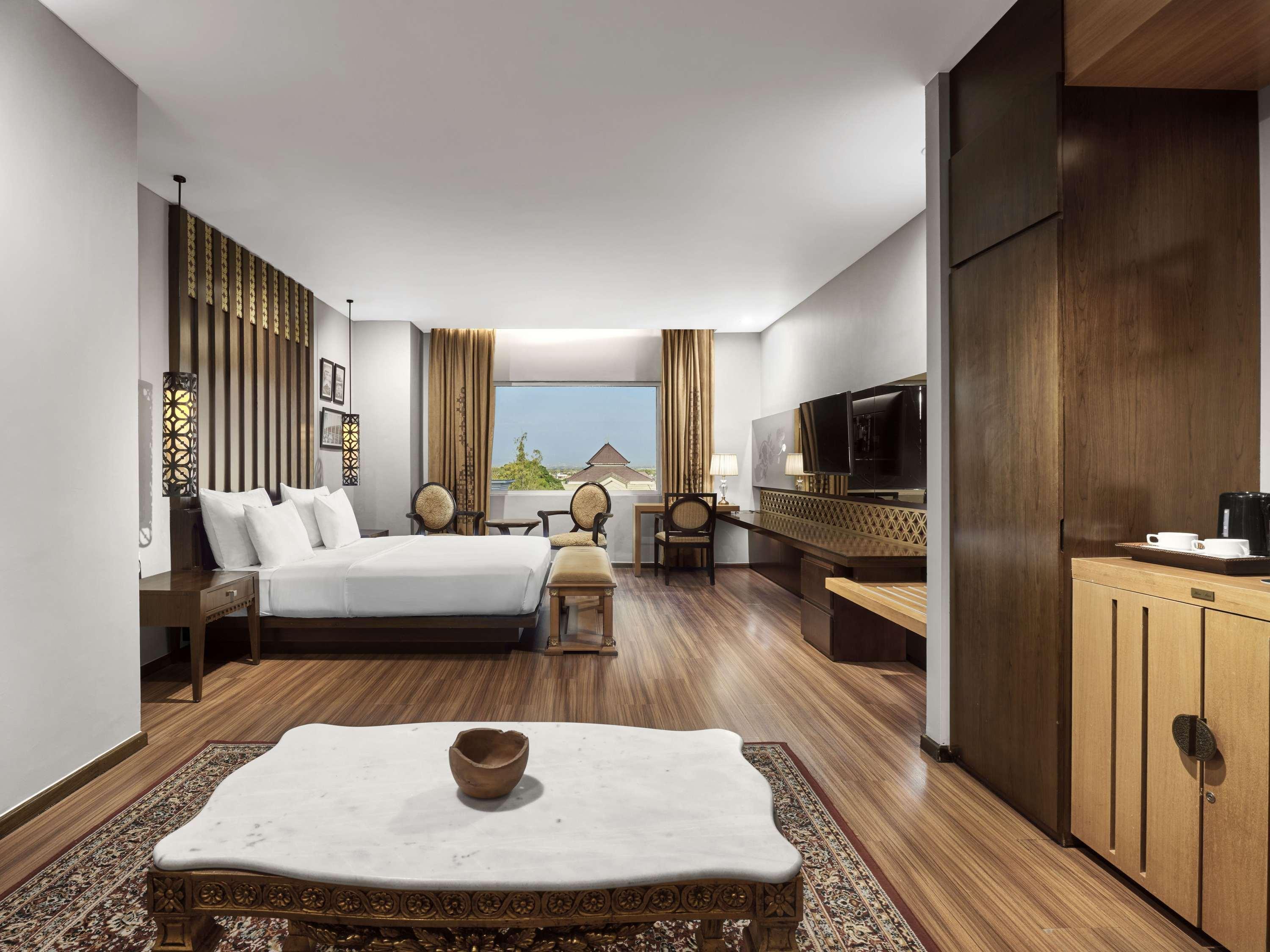 Junior Suite King Size Bed