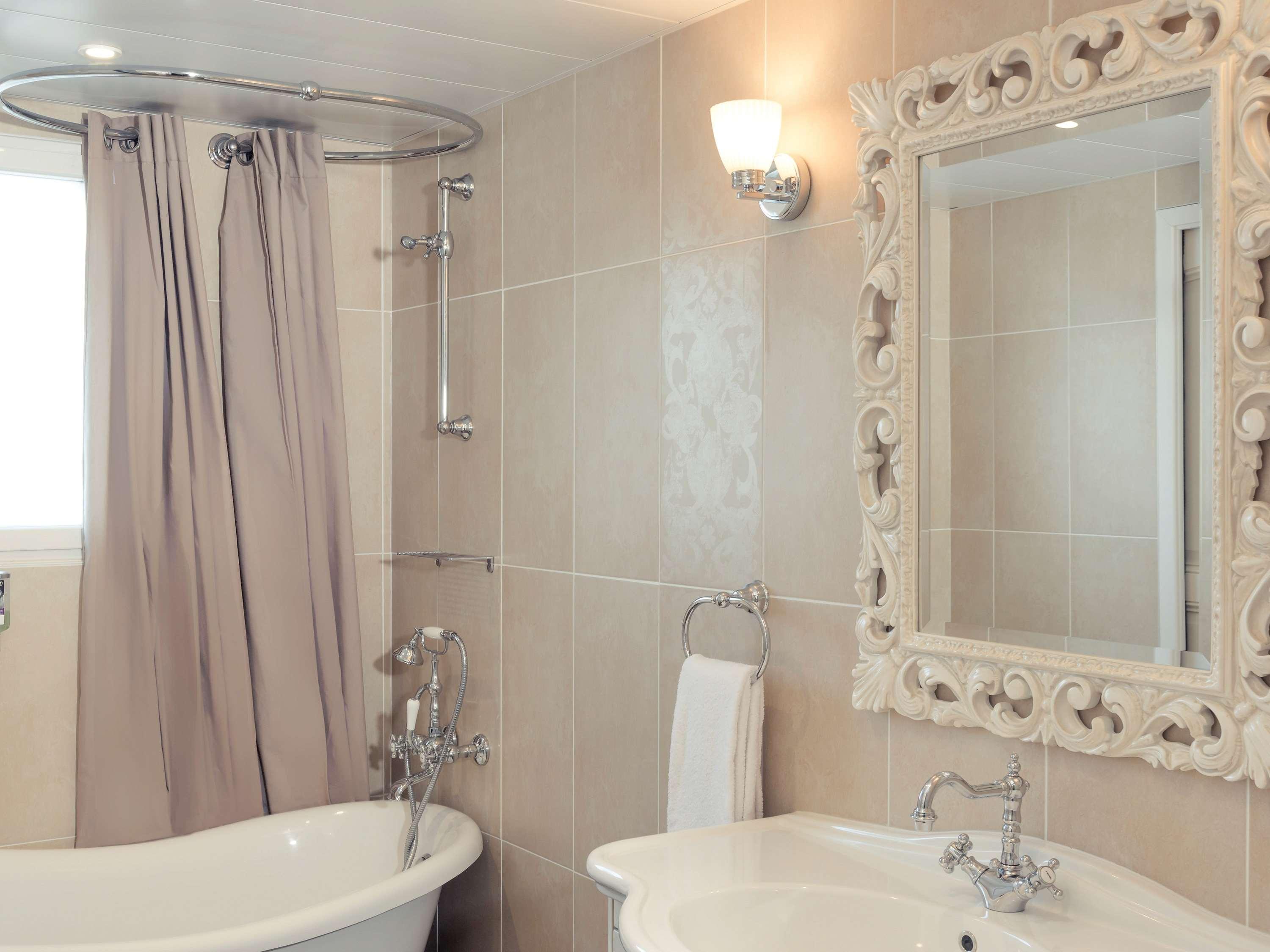 Double Classic Double Bed