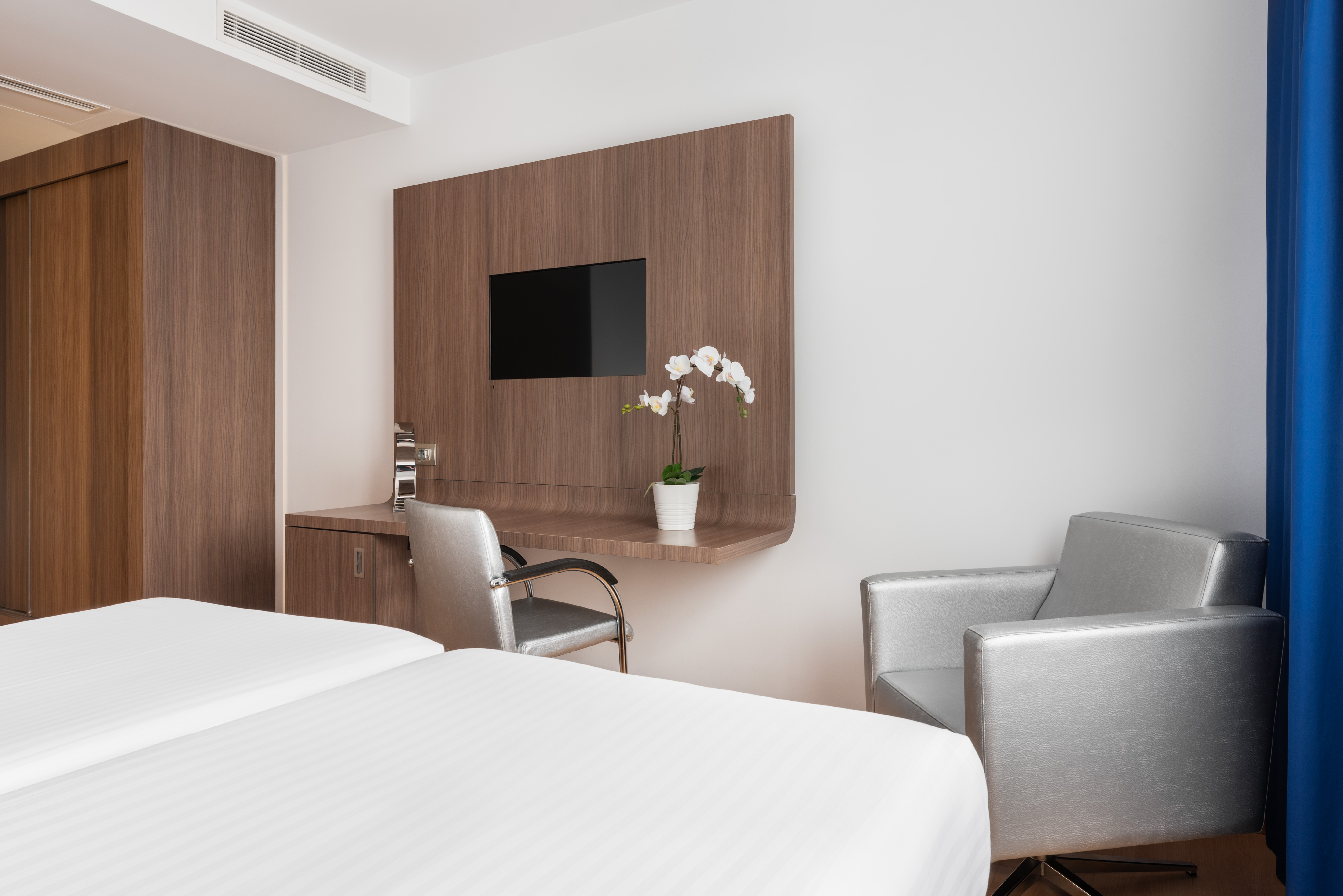 Double or Twin Standard