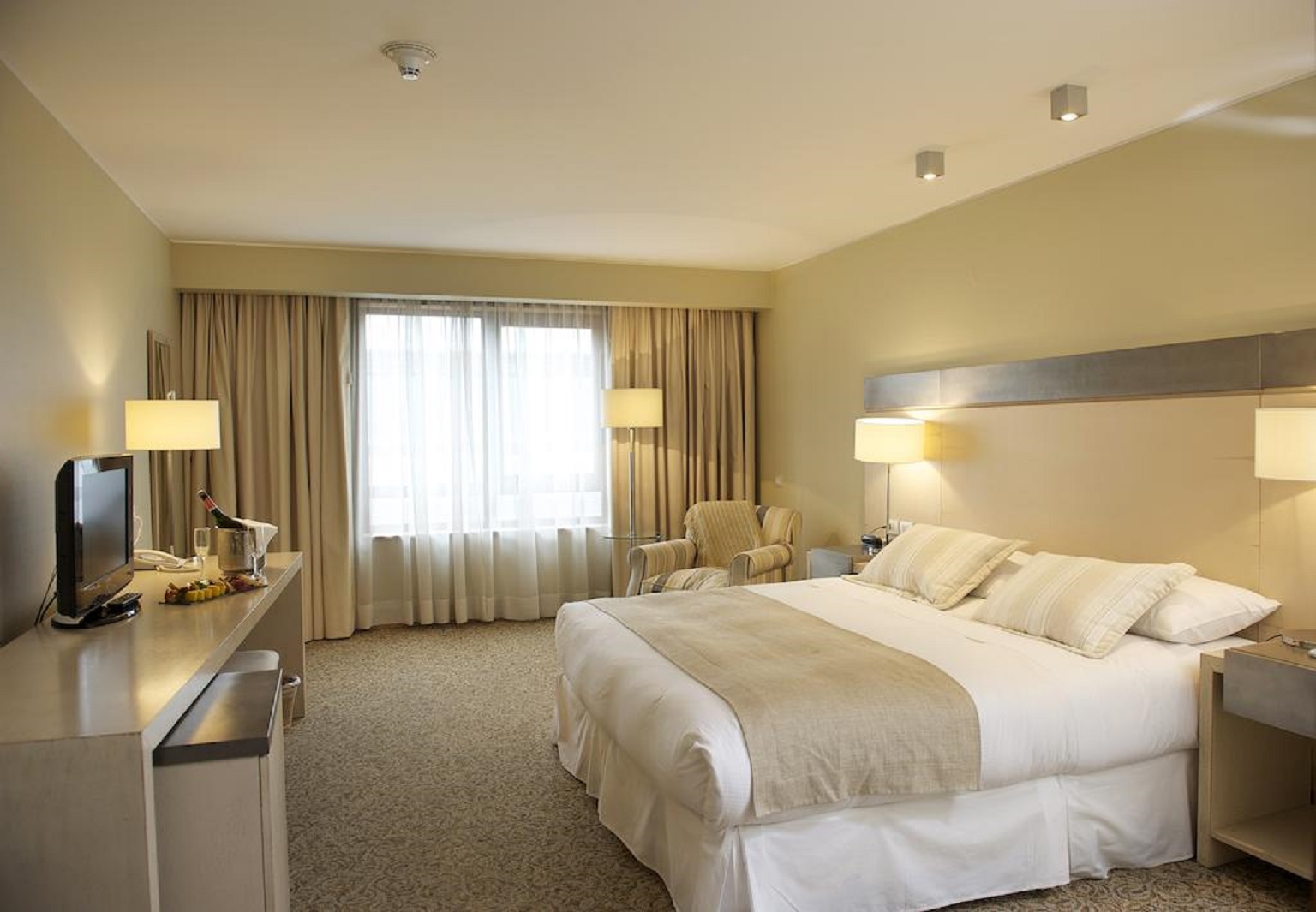 Double King Bed Non Smoking