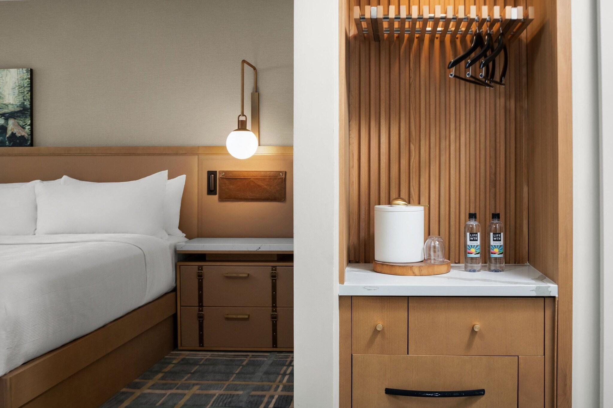 Quadruple Two Queen Beds