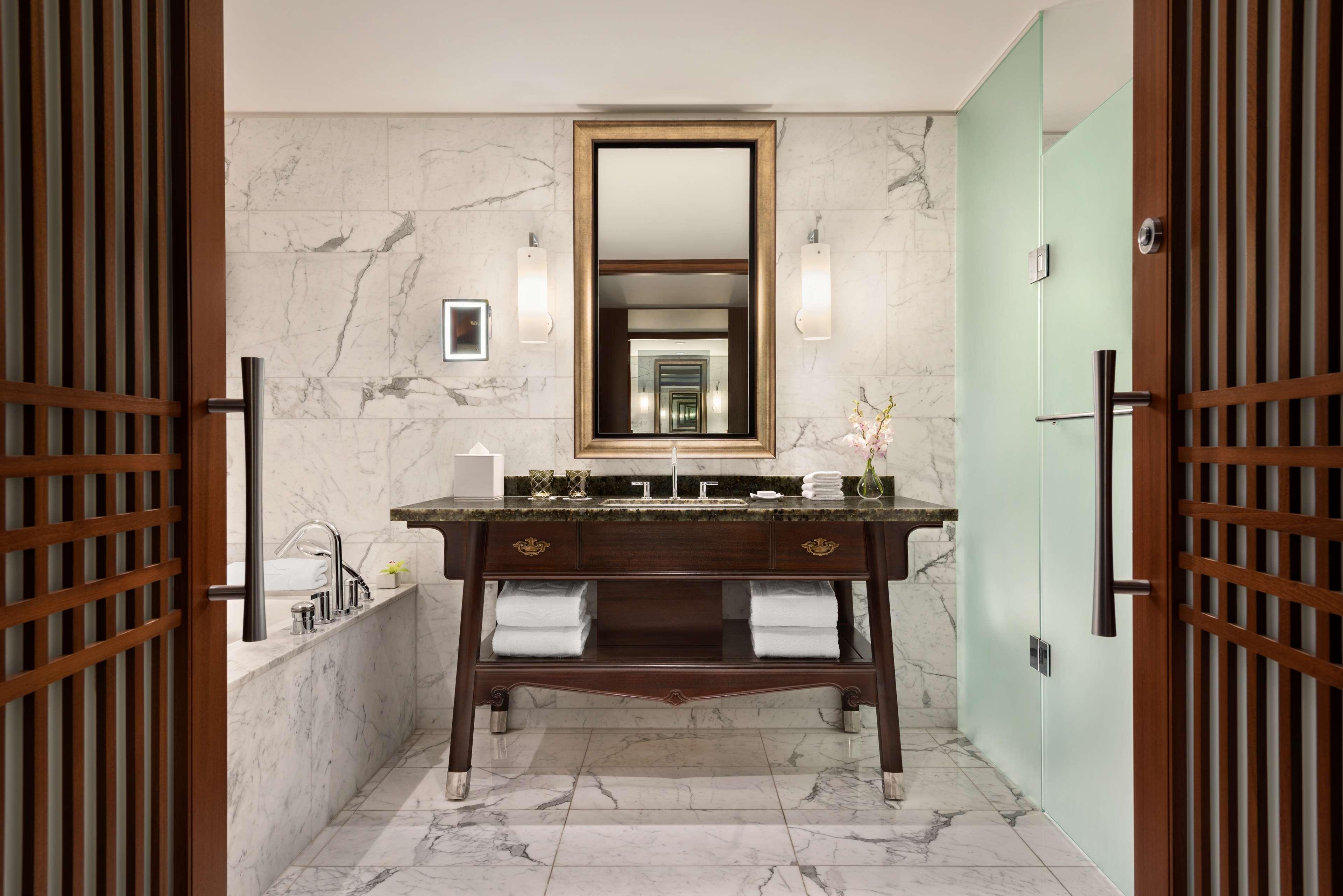 Double Deluxe King Bed