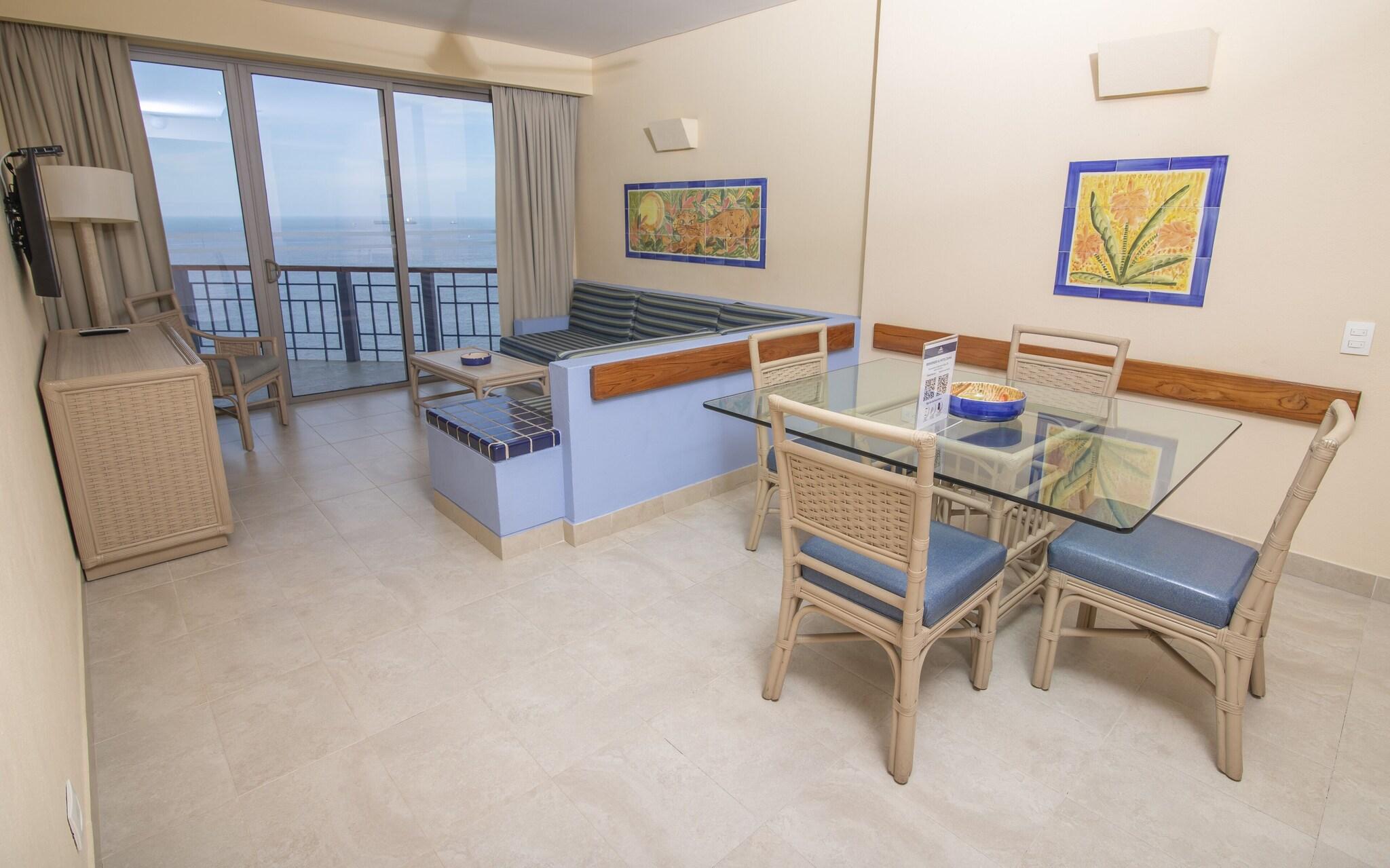 Suite Deluxe King Bed