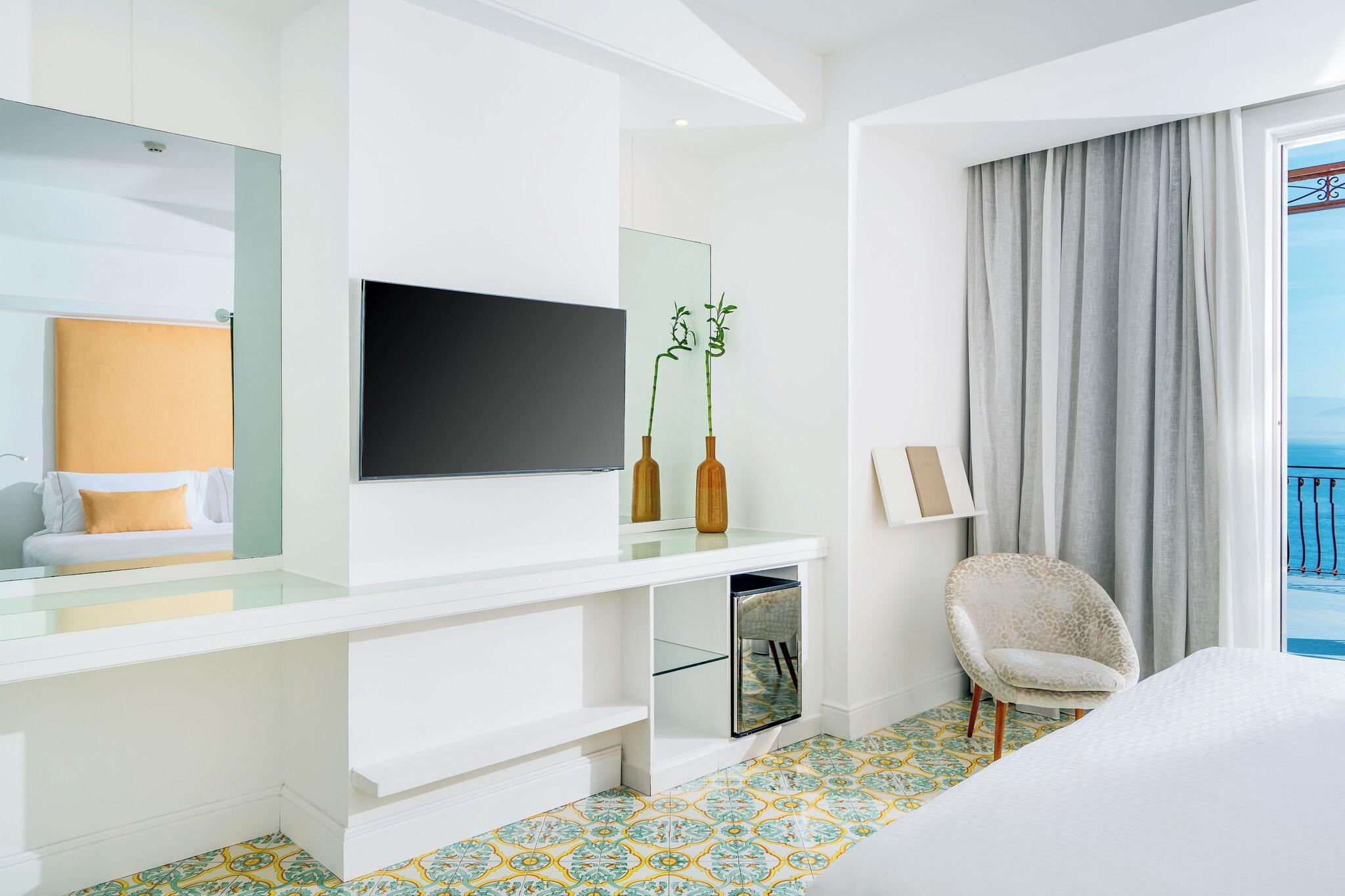 Double or Twin Deluxe Sea View