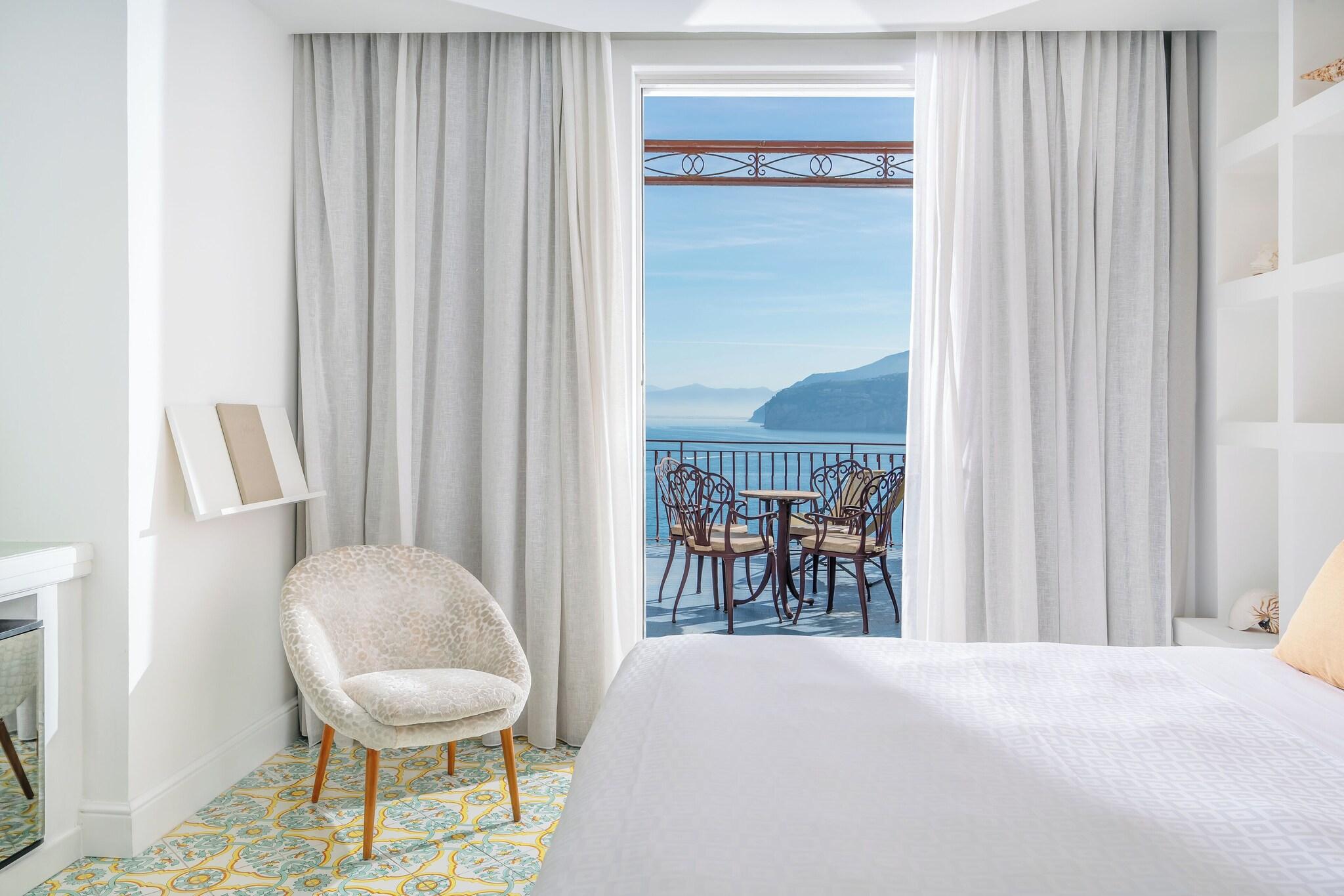 Double or Twin Deluxe Sea View