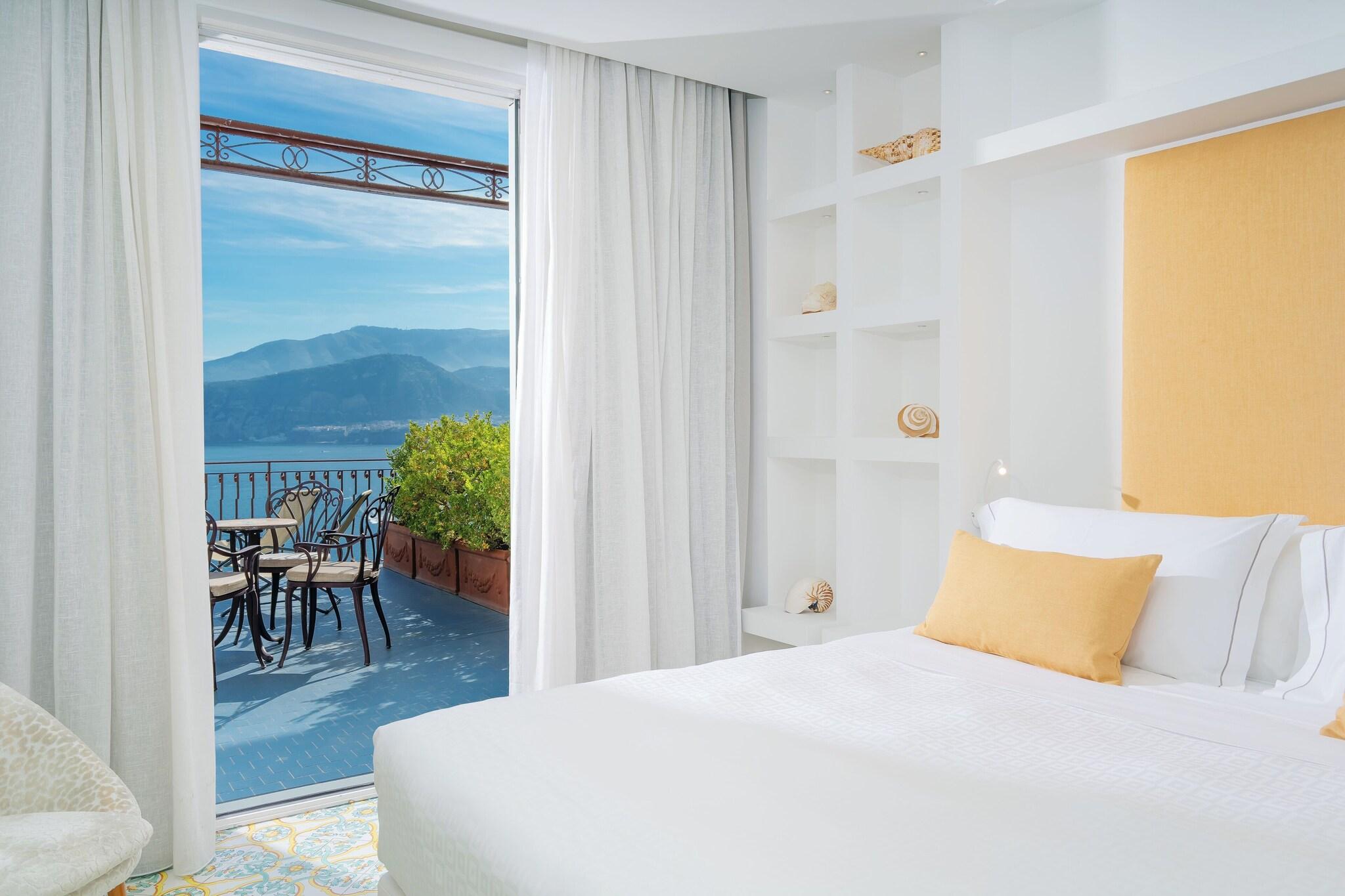 Double or Twin Deluxe Sea View