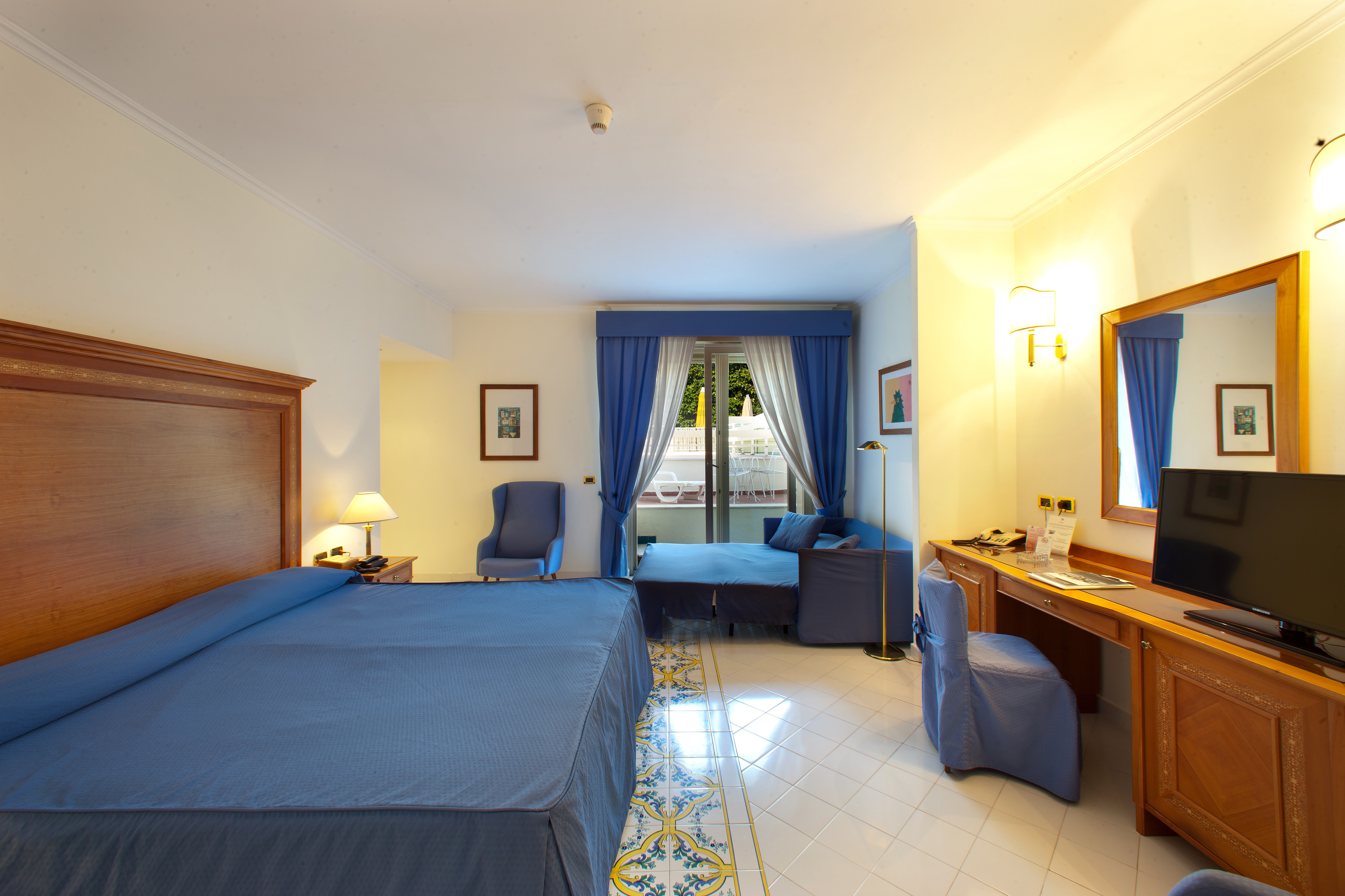 Family Room Capacity 4