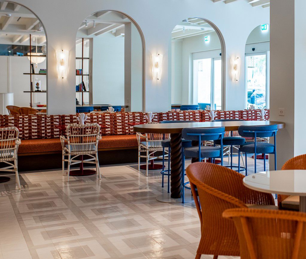 Bar