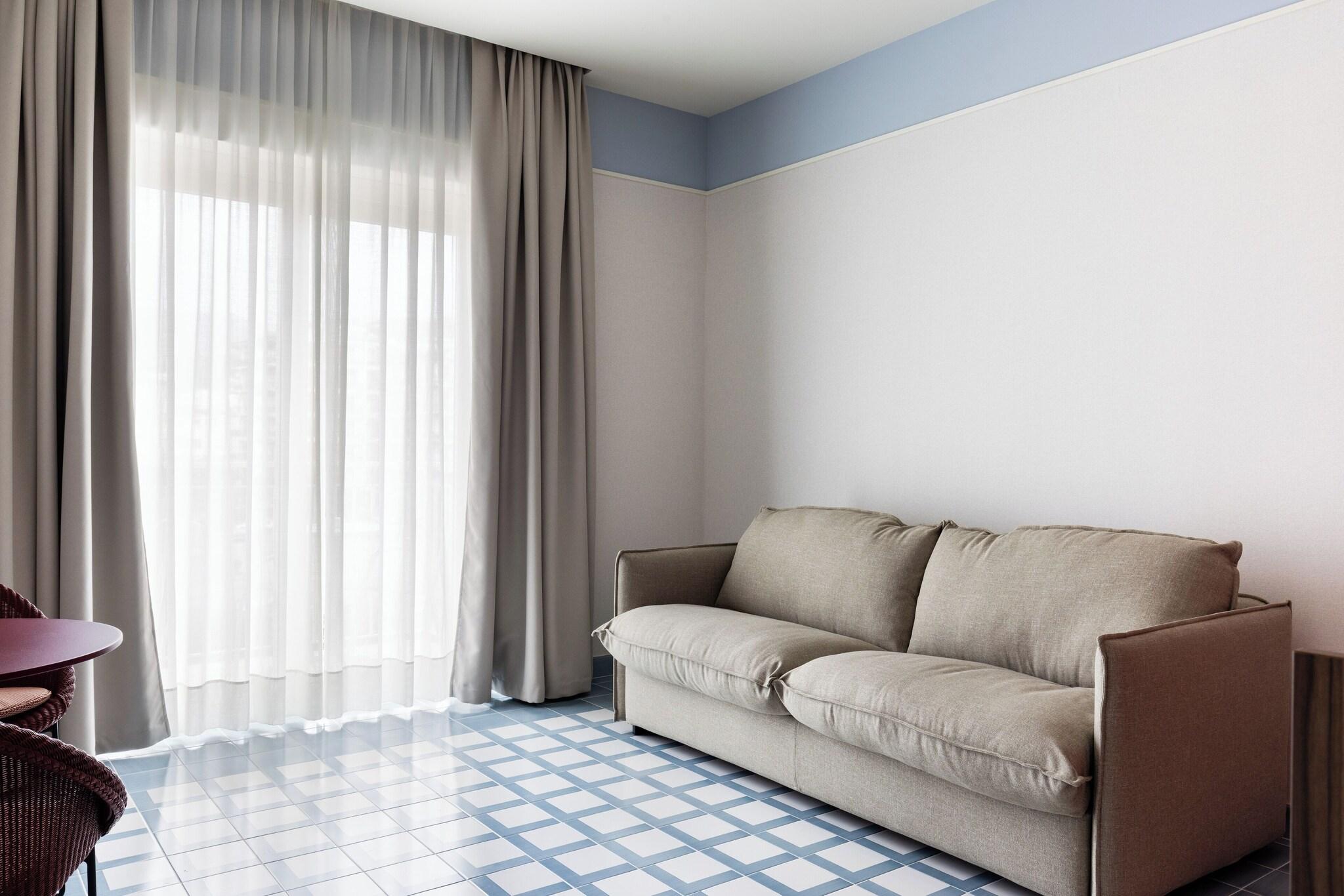 Suite Queen Size Bed