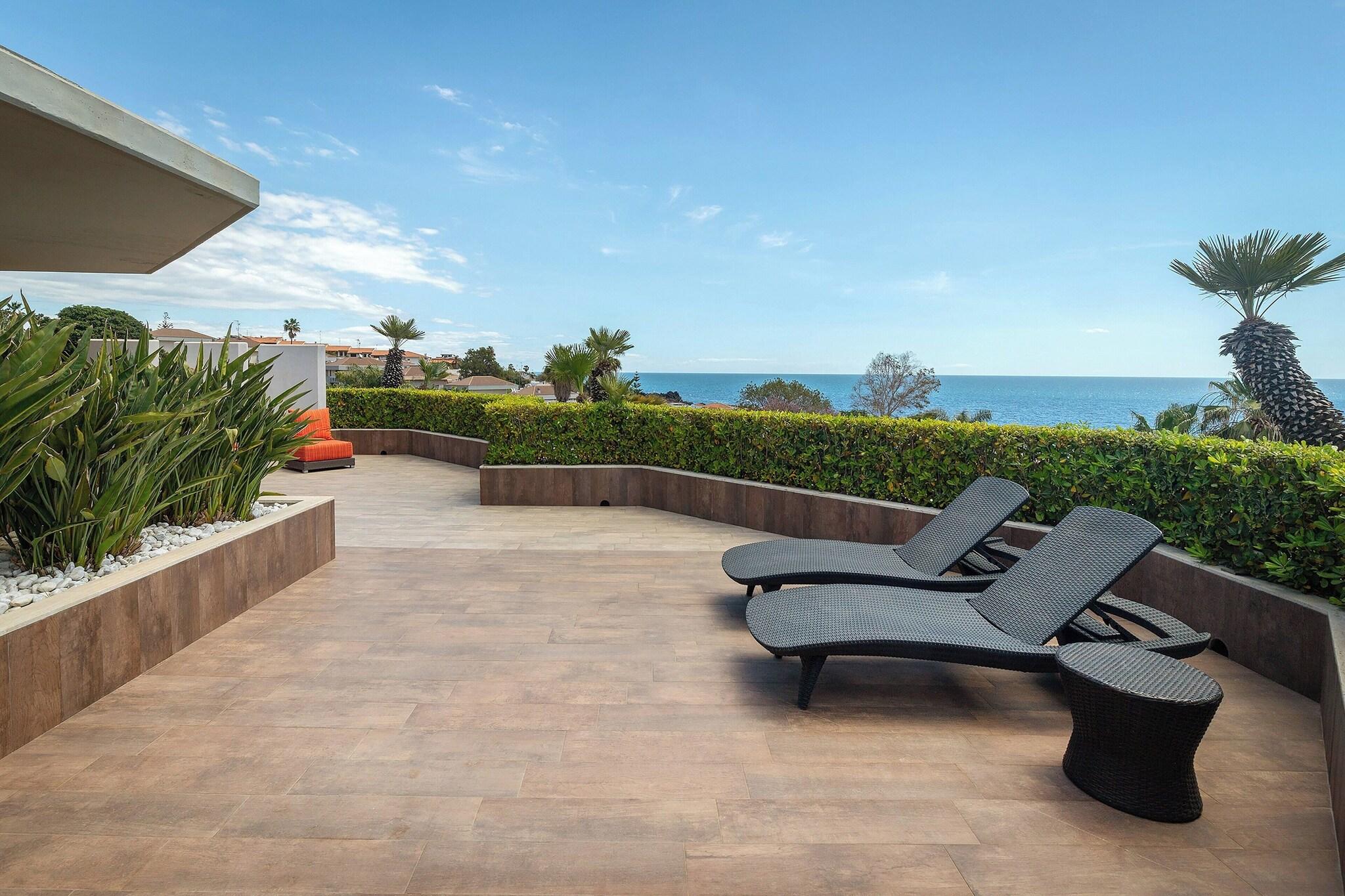 Suite Sea View King Bed