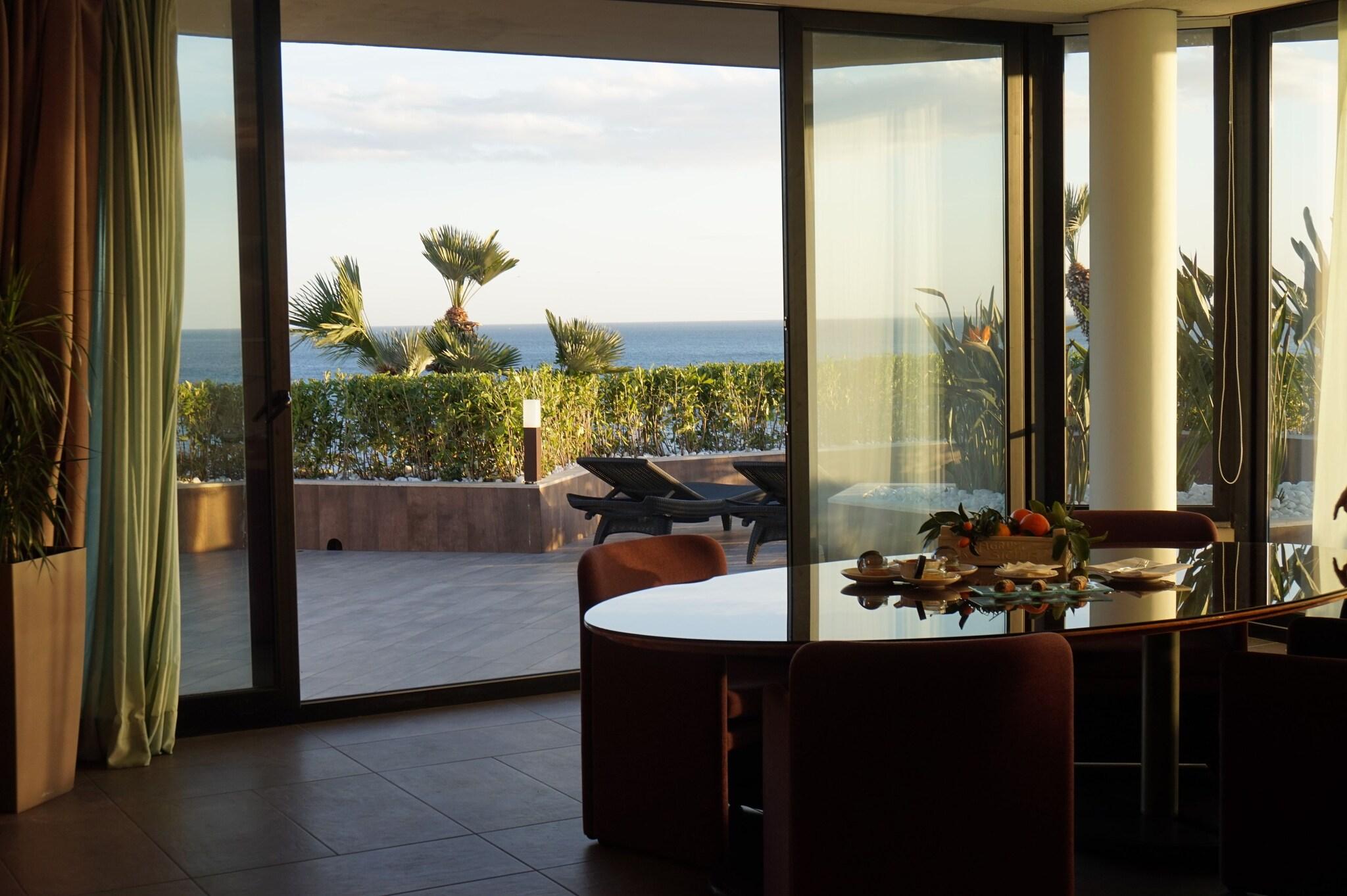 Suite Sea View King Bed