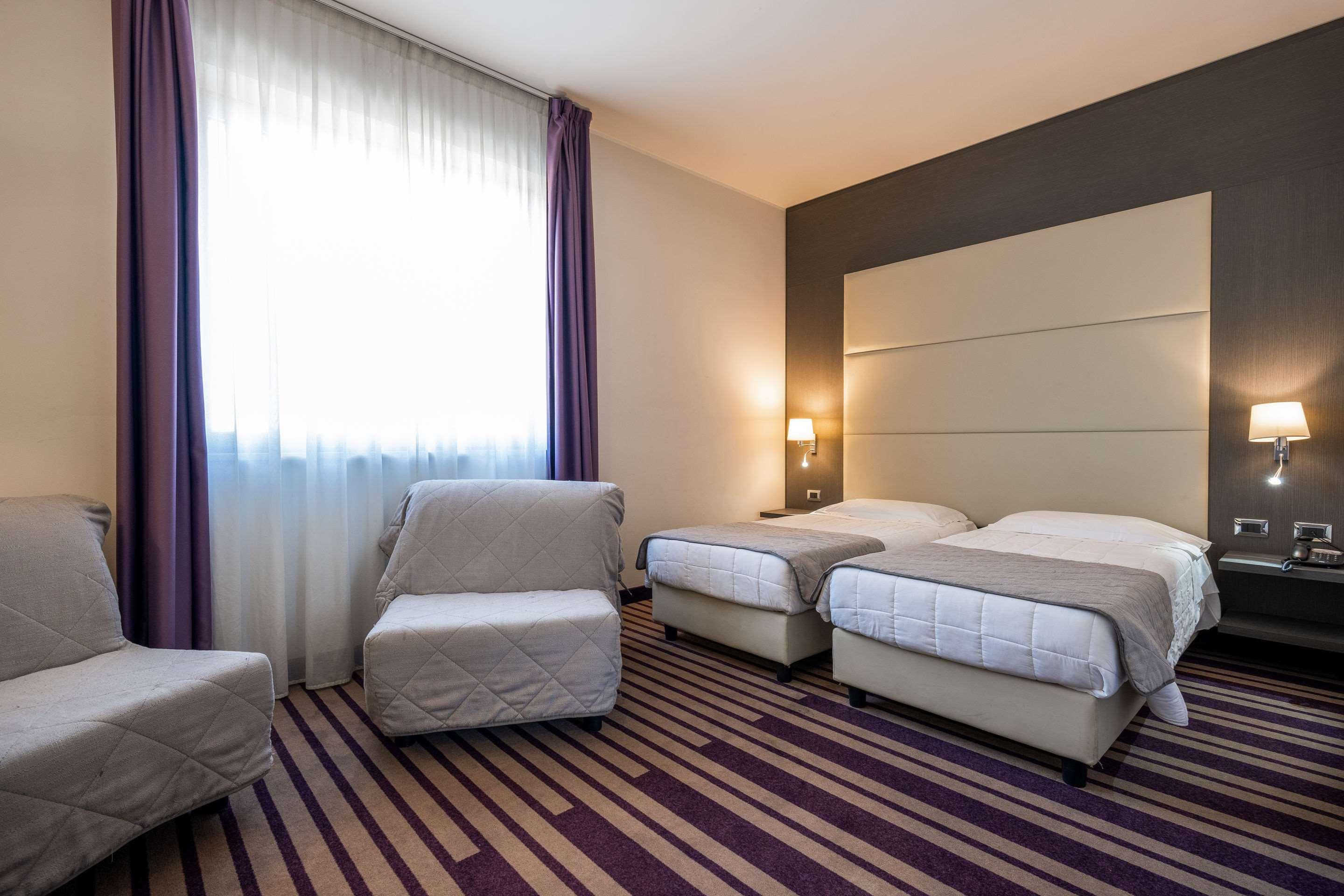 Double Queen Bed Non Smoking