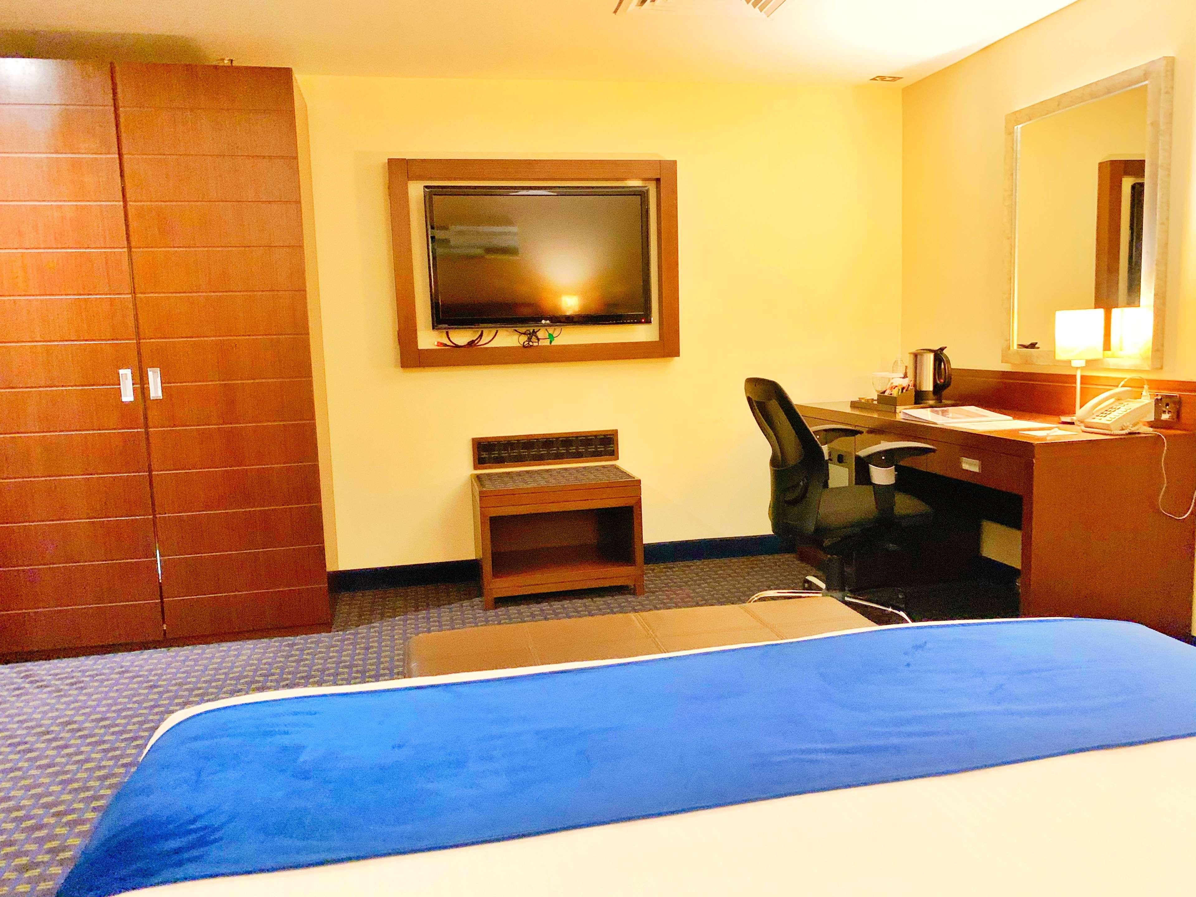 Room King Bed Non Smoking