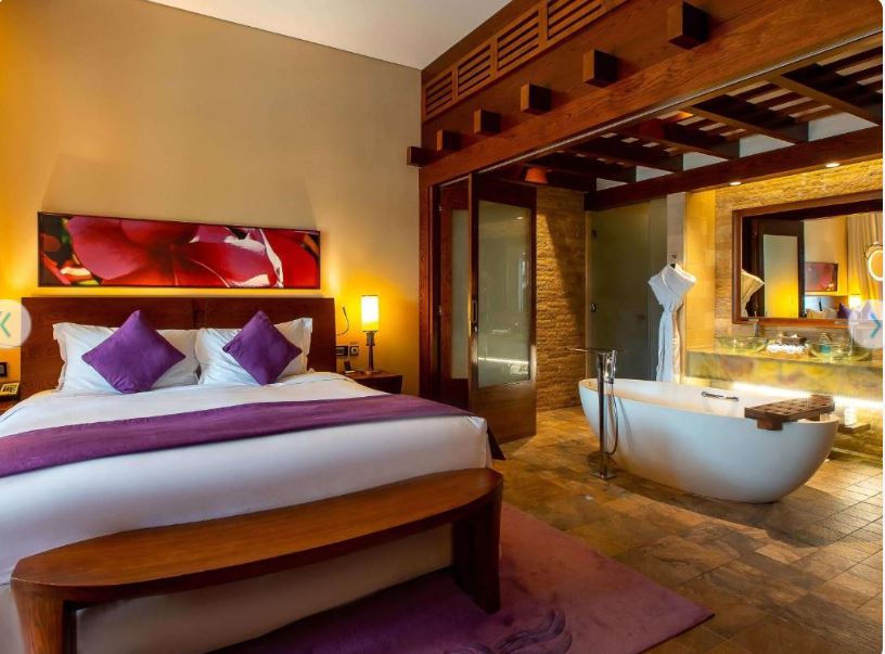 Junior Suite King Size Bed