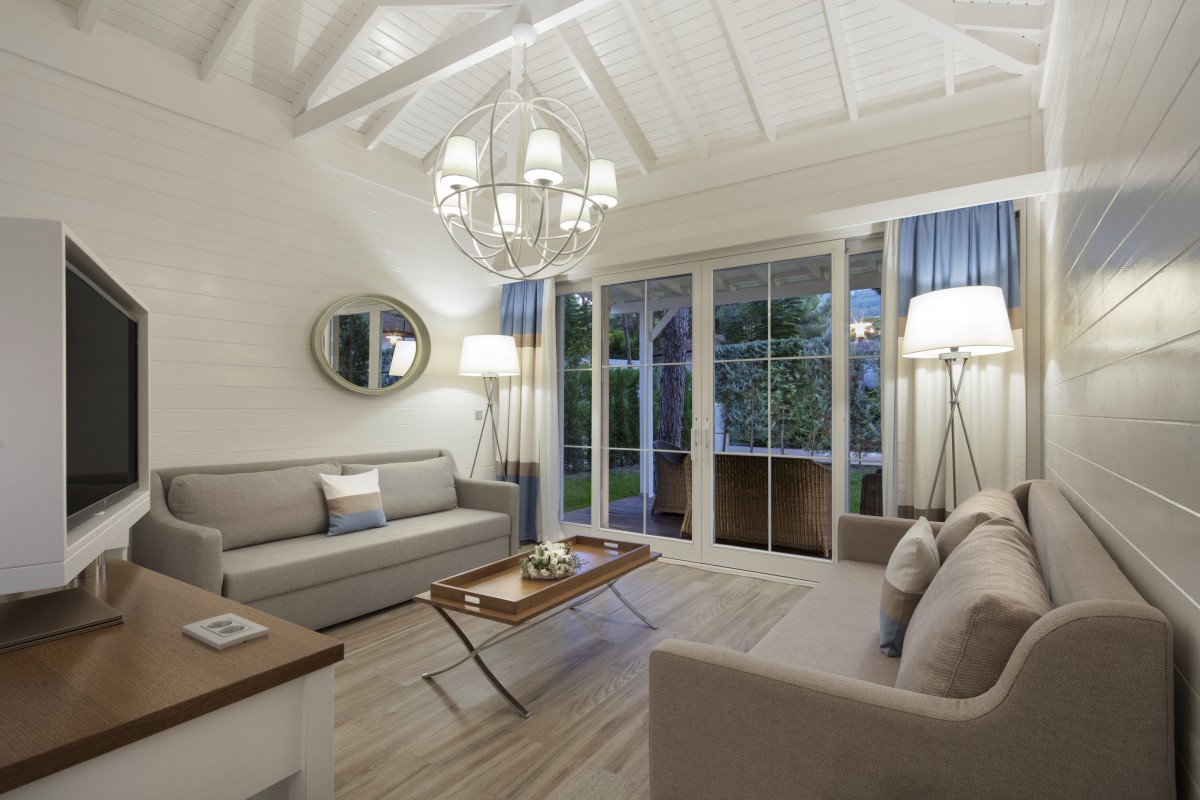 Suite Pool View One Bedroom