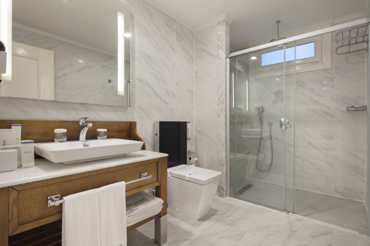 Suite Pool View One Bedroom