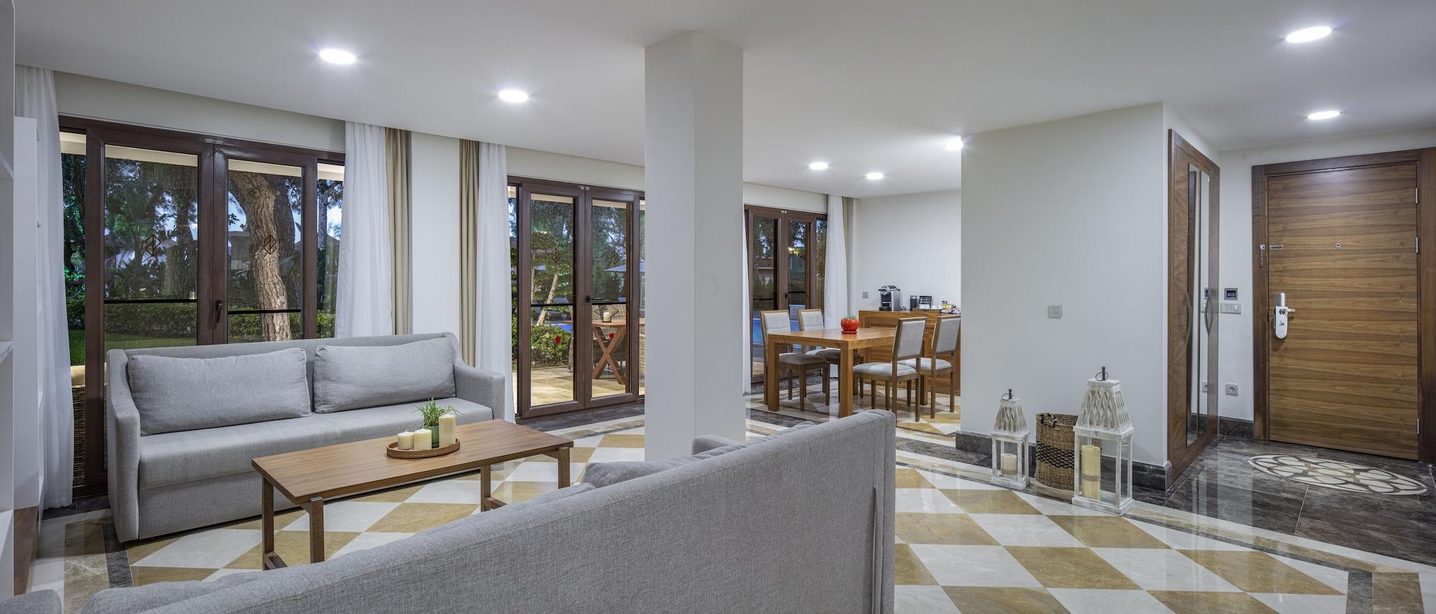 Suite with Private Pool