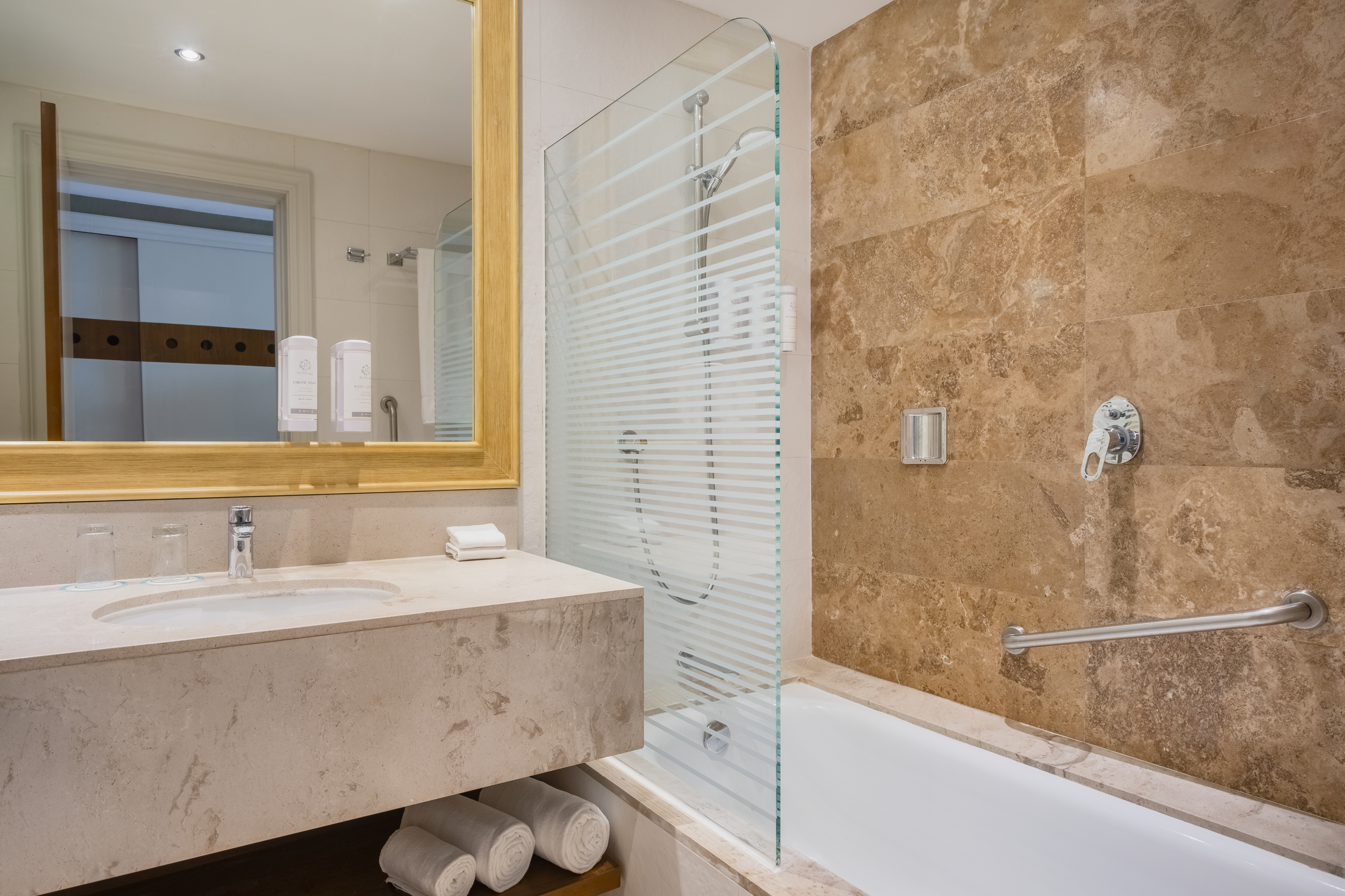 Junior Suite Beach Front