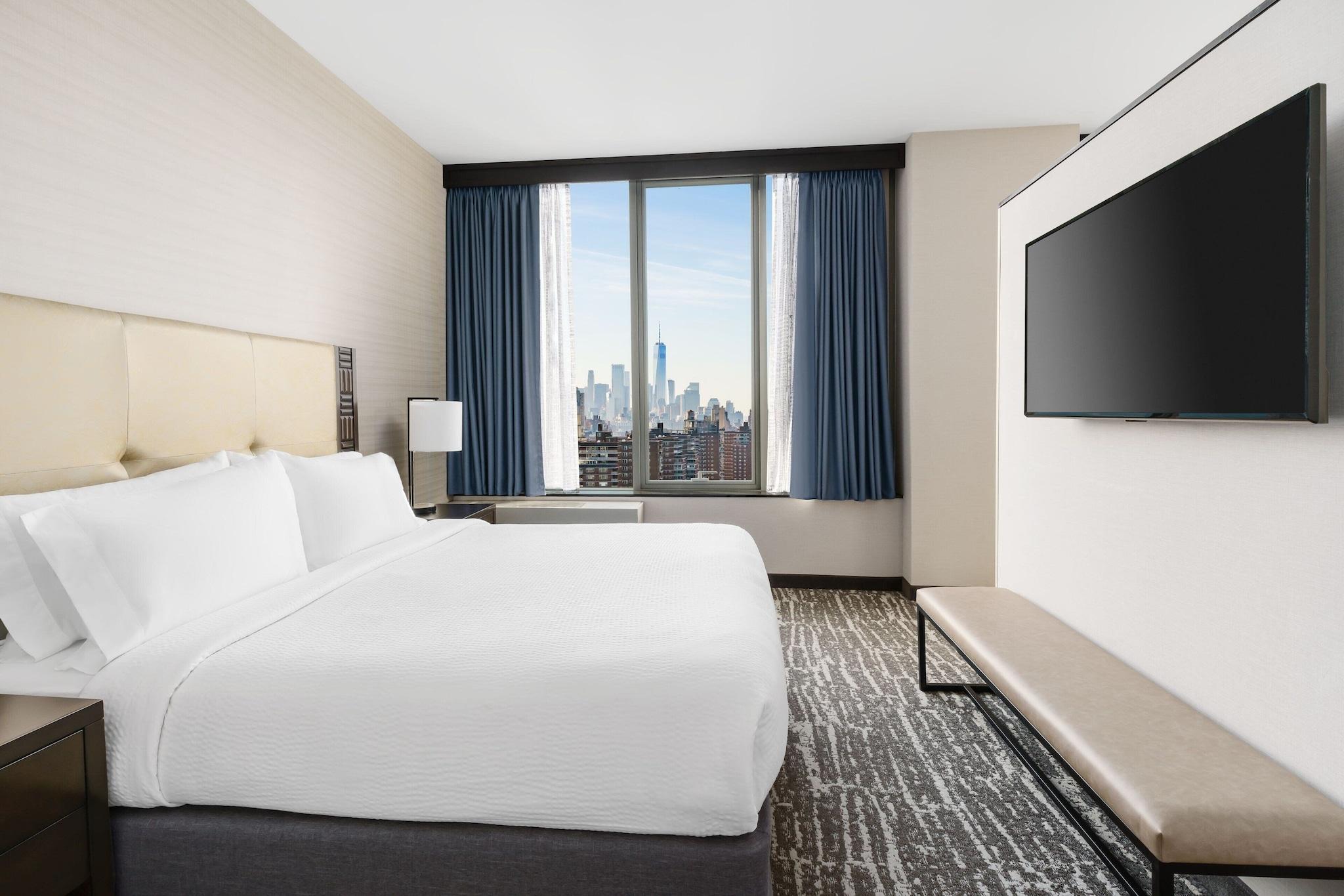 Suite King Size Bed