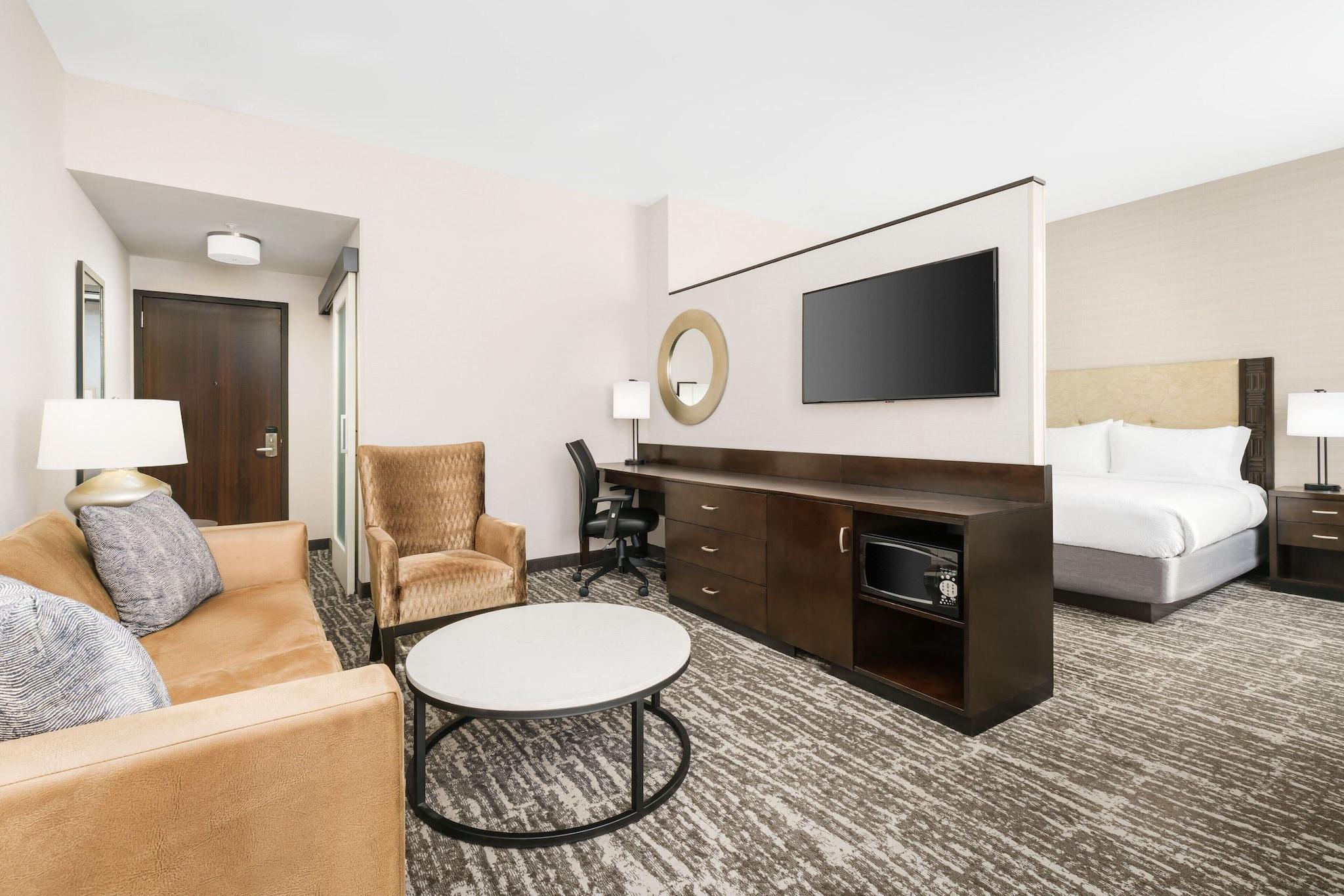 Suite King Size Bed