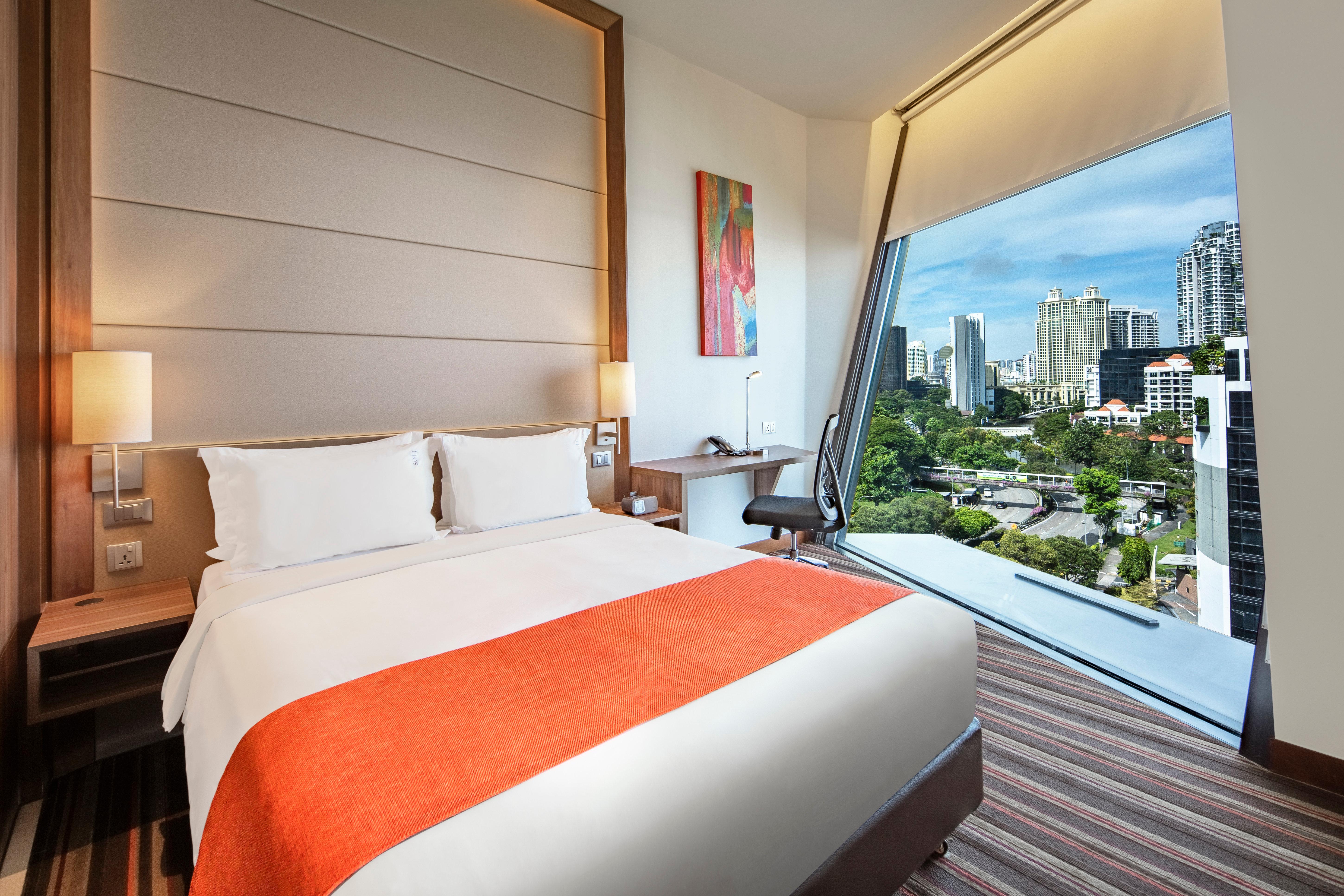 Double City View Queen Bed