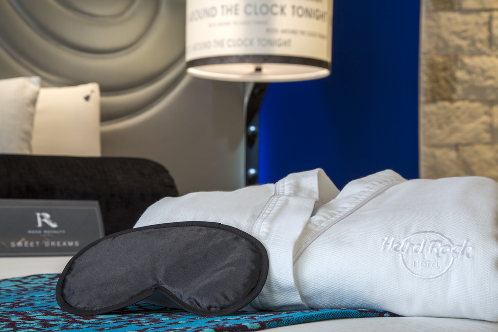 Room Partial Ocean View King Bed