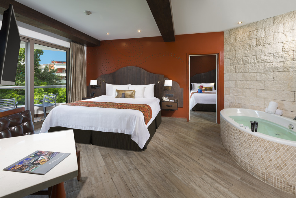 Family Room Deluxe Two Bedroom