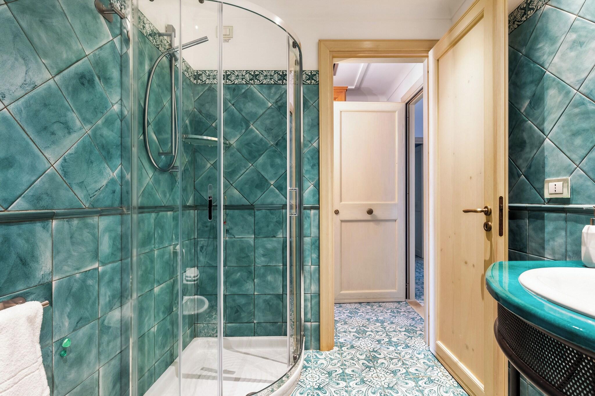 Junior Suite Queen Size Bed