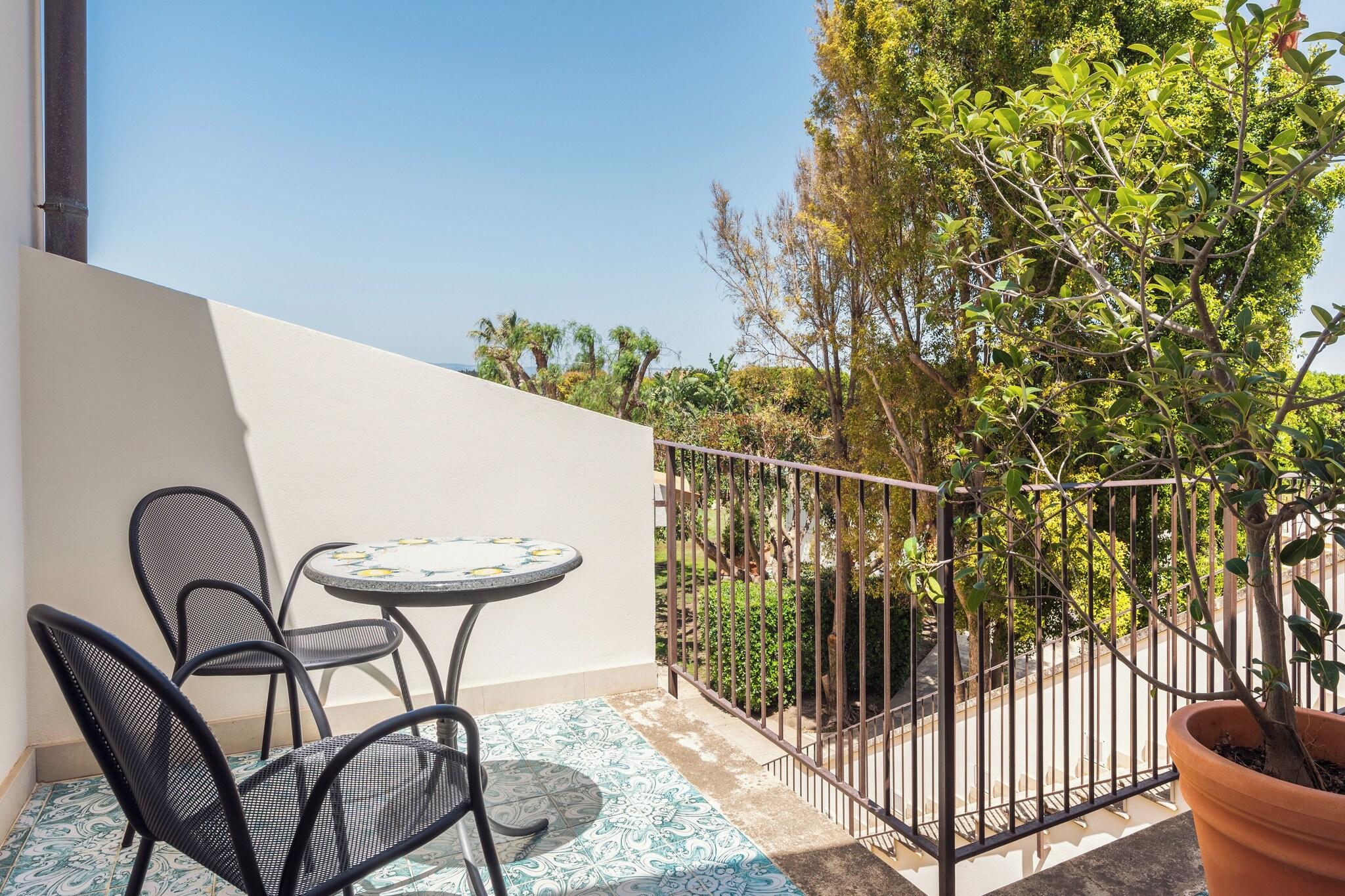 Junior Suite Queen Size Bed