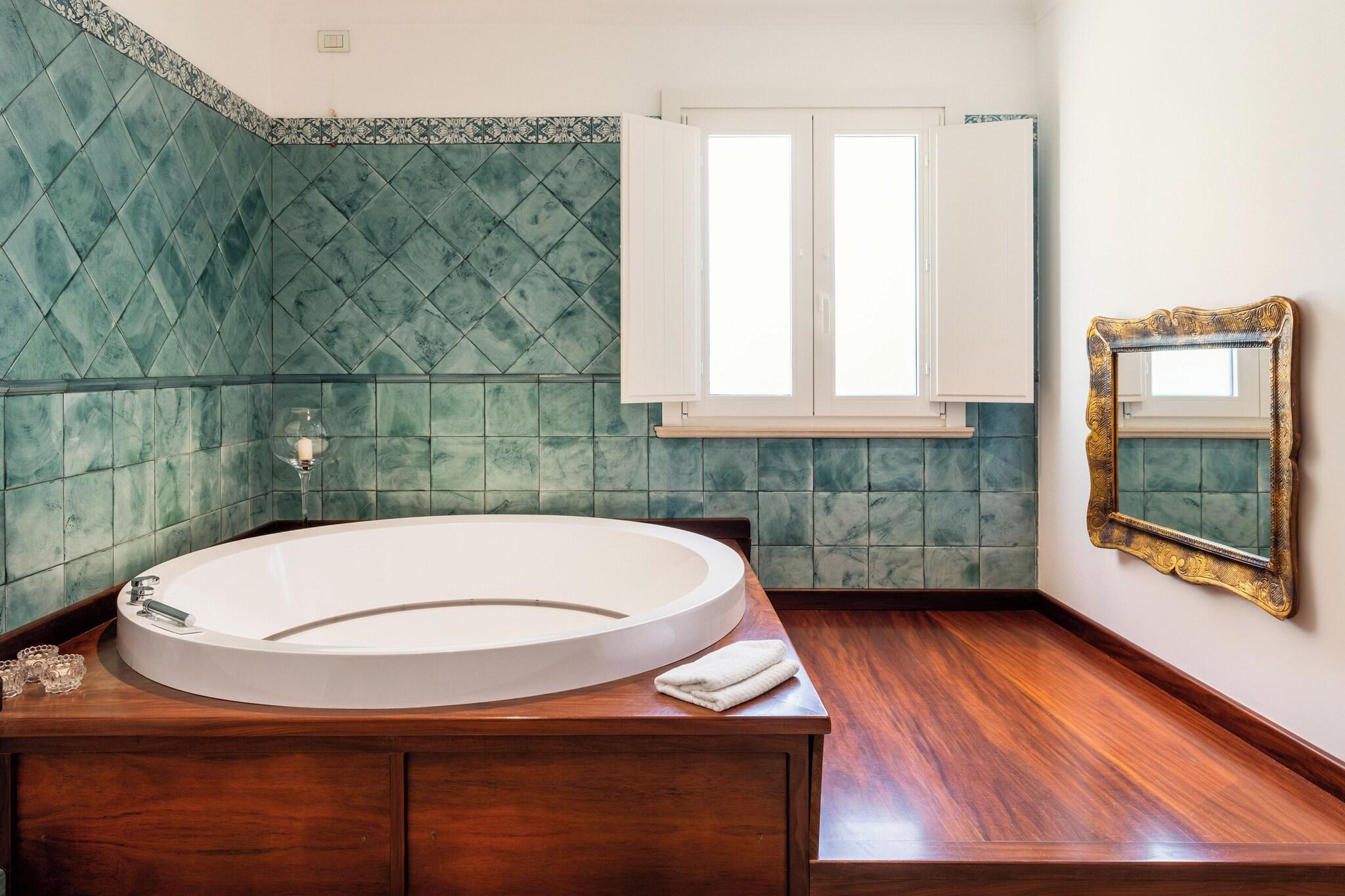 Junior Suite Queen Size Bed