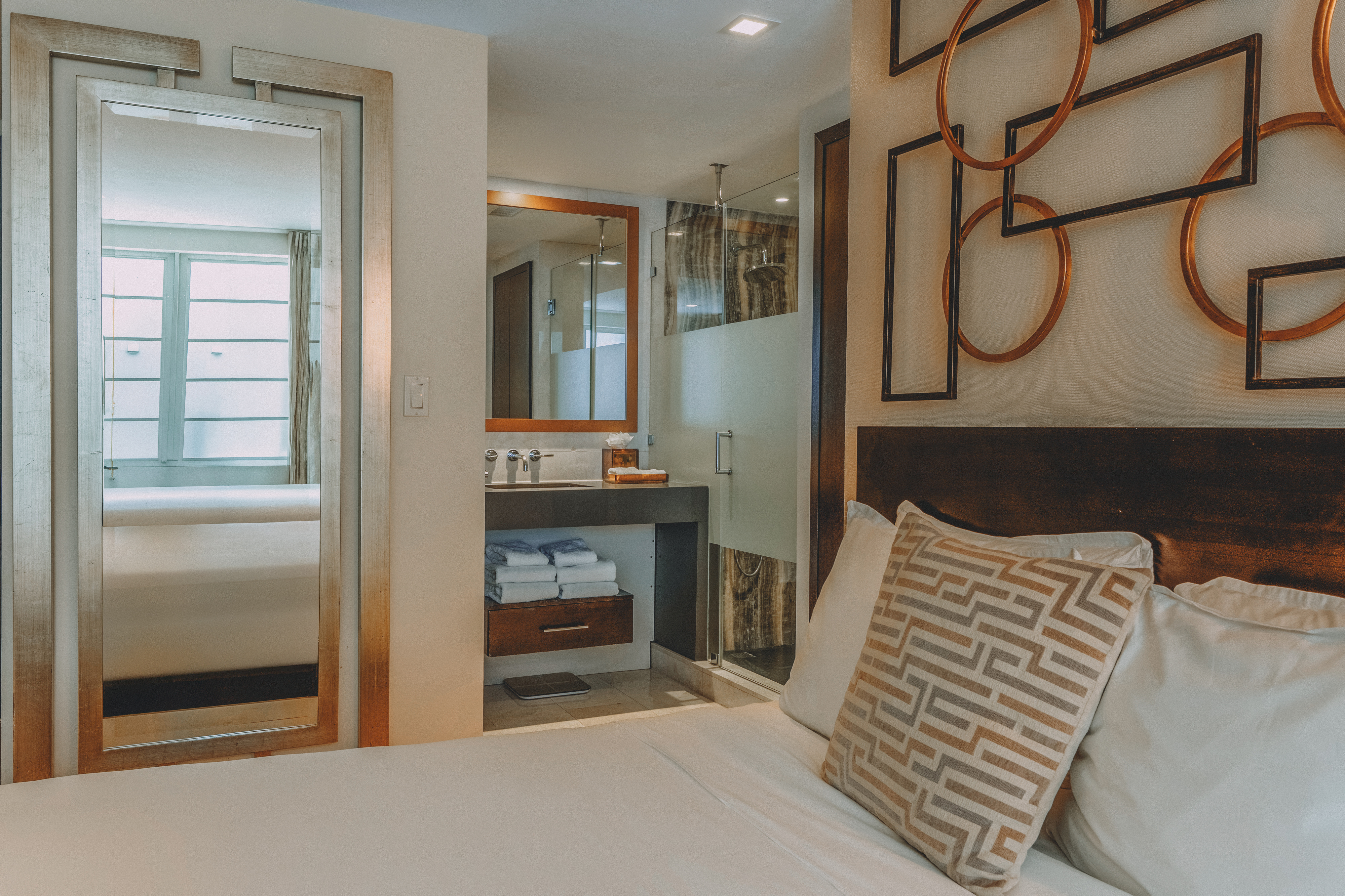 Double Deluxe King Bed