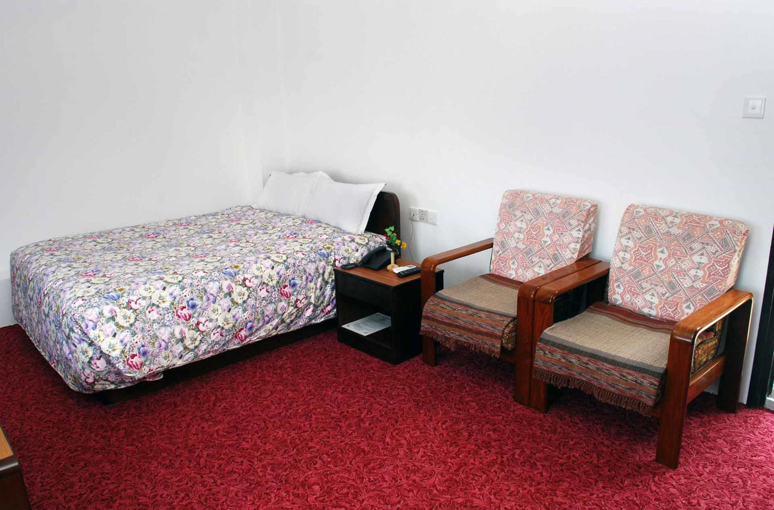 Single No Air Conditioning