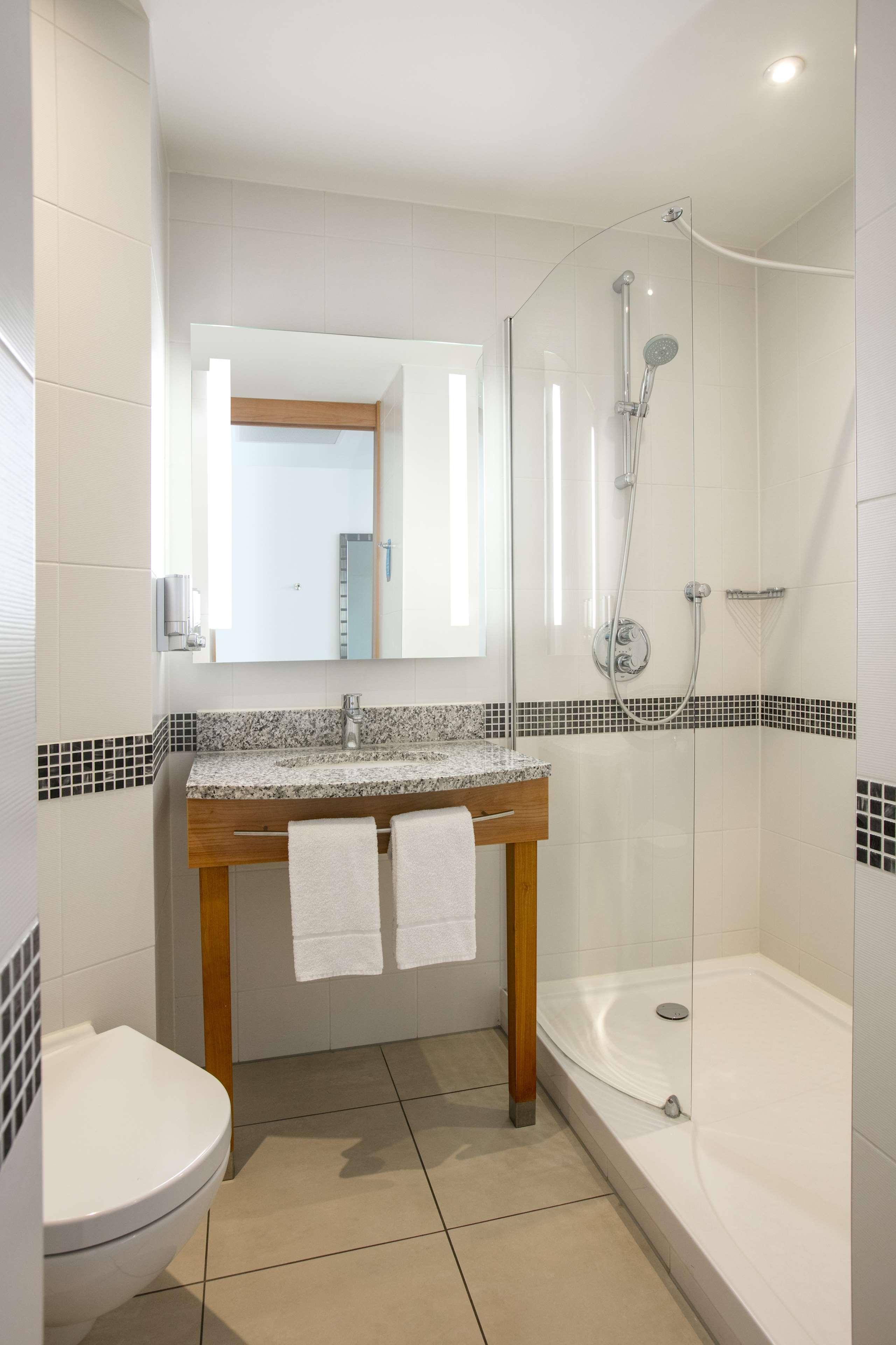 Double Queen Size Bed