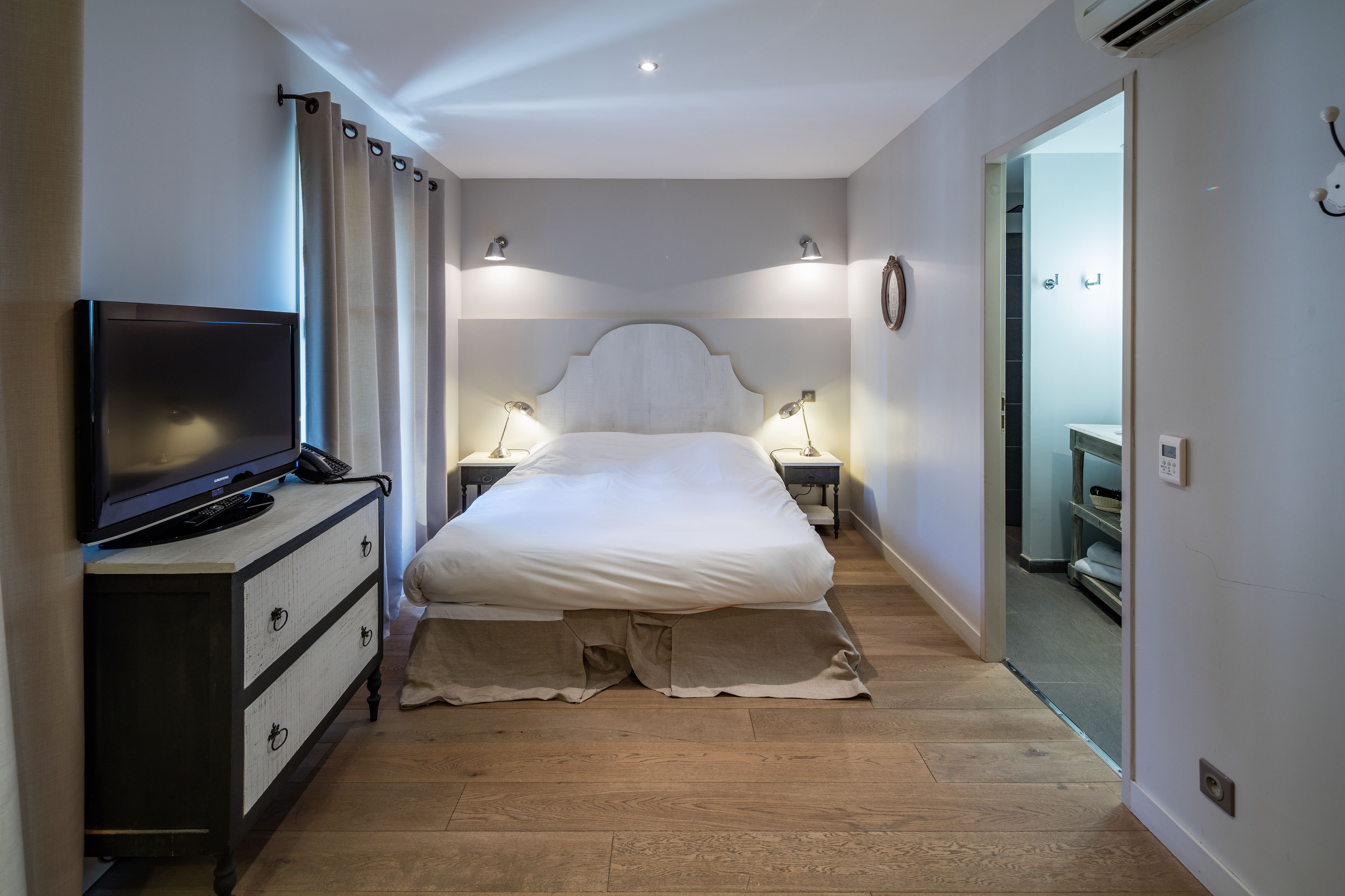 Double or Twin Standard