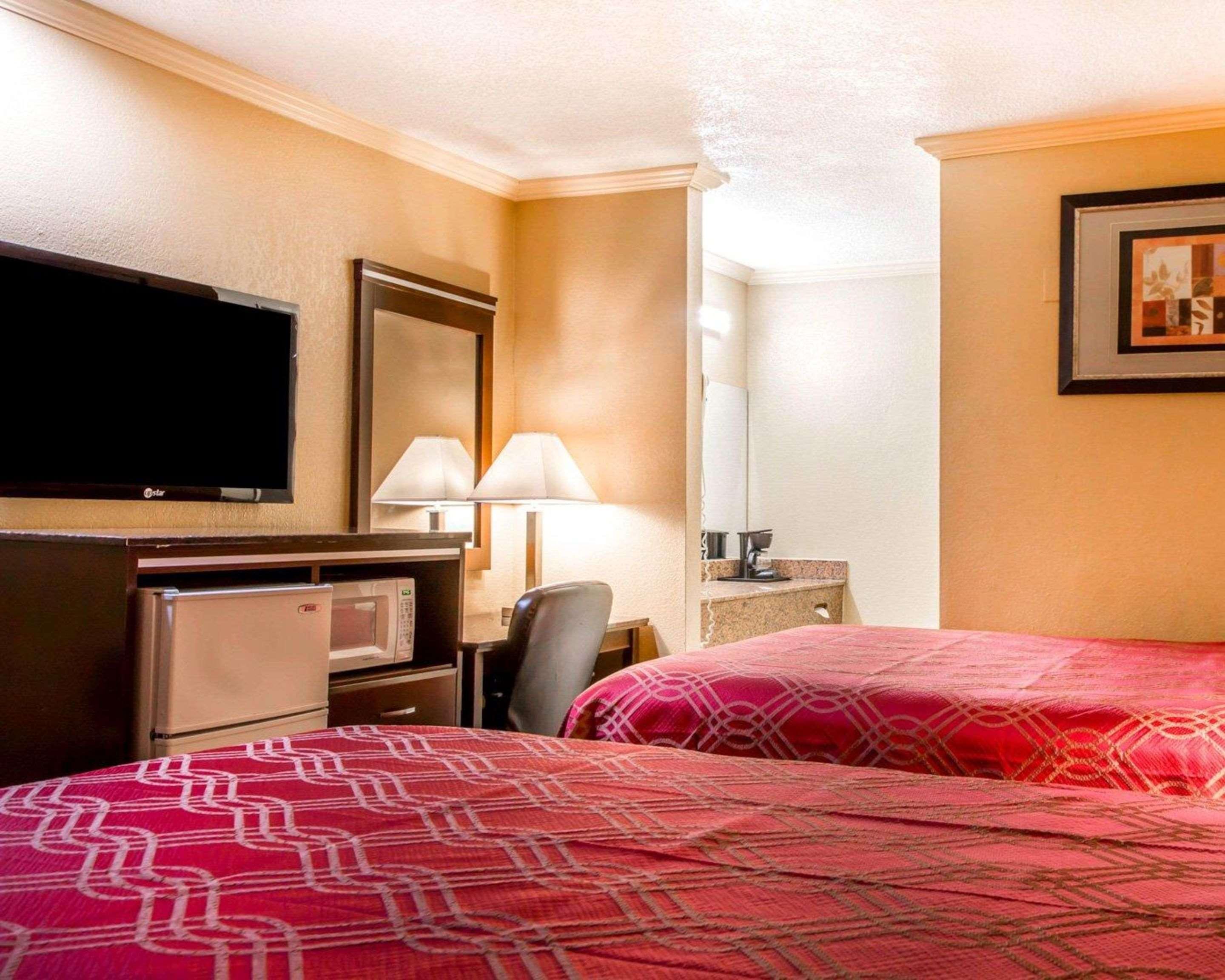 Double Two Queen Beds Non Smoking