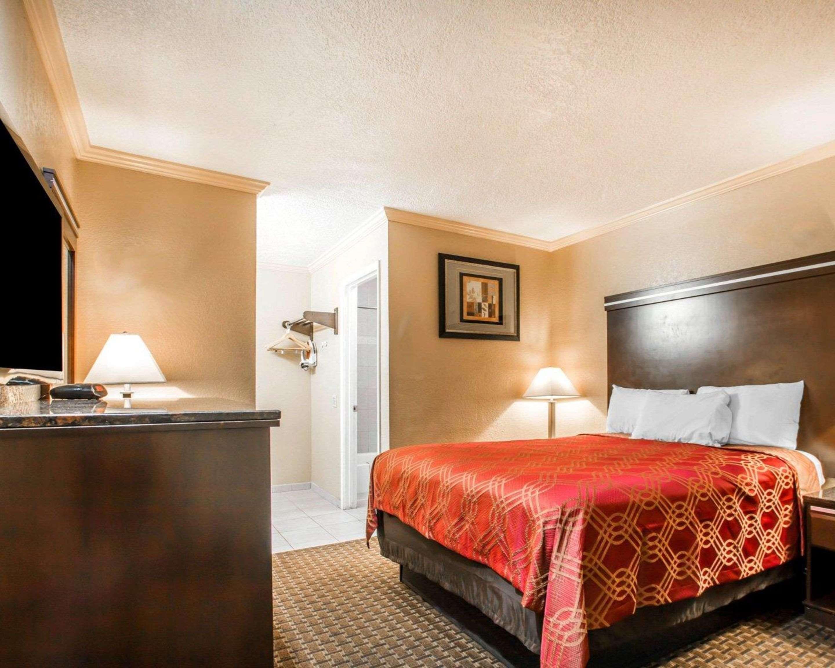 Double Queen Bed Non Smoking