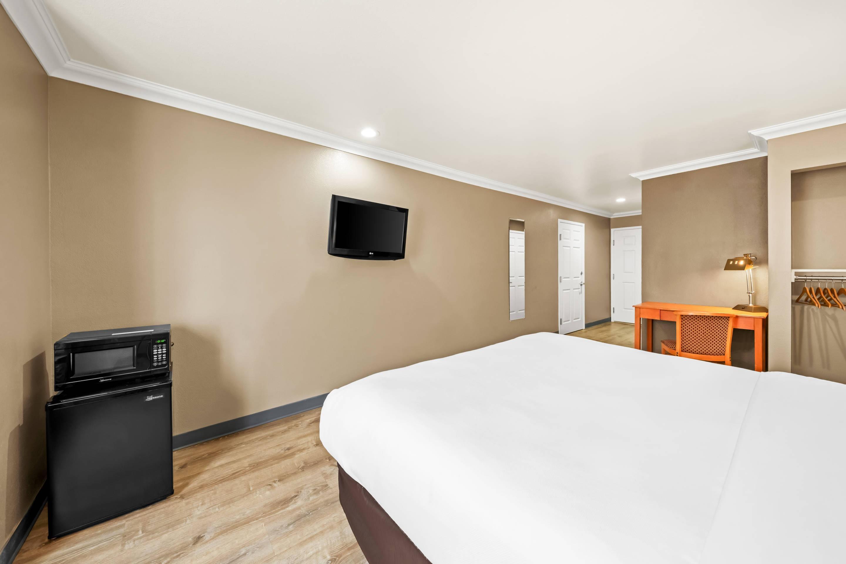 Double Accessible King Size Bed