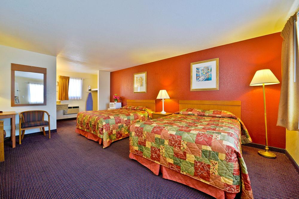 Double Two Queen Beds Non Smoking