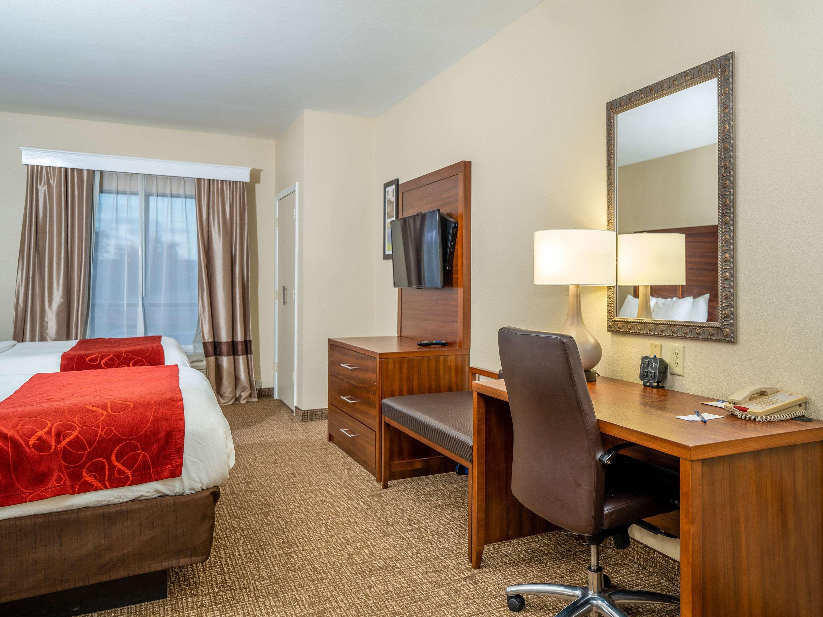 Suite Two Queen Beds Non Smoking