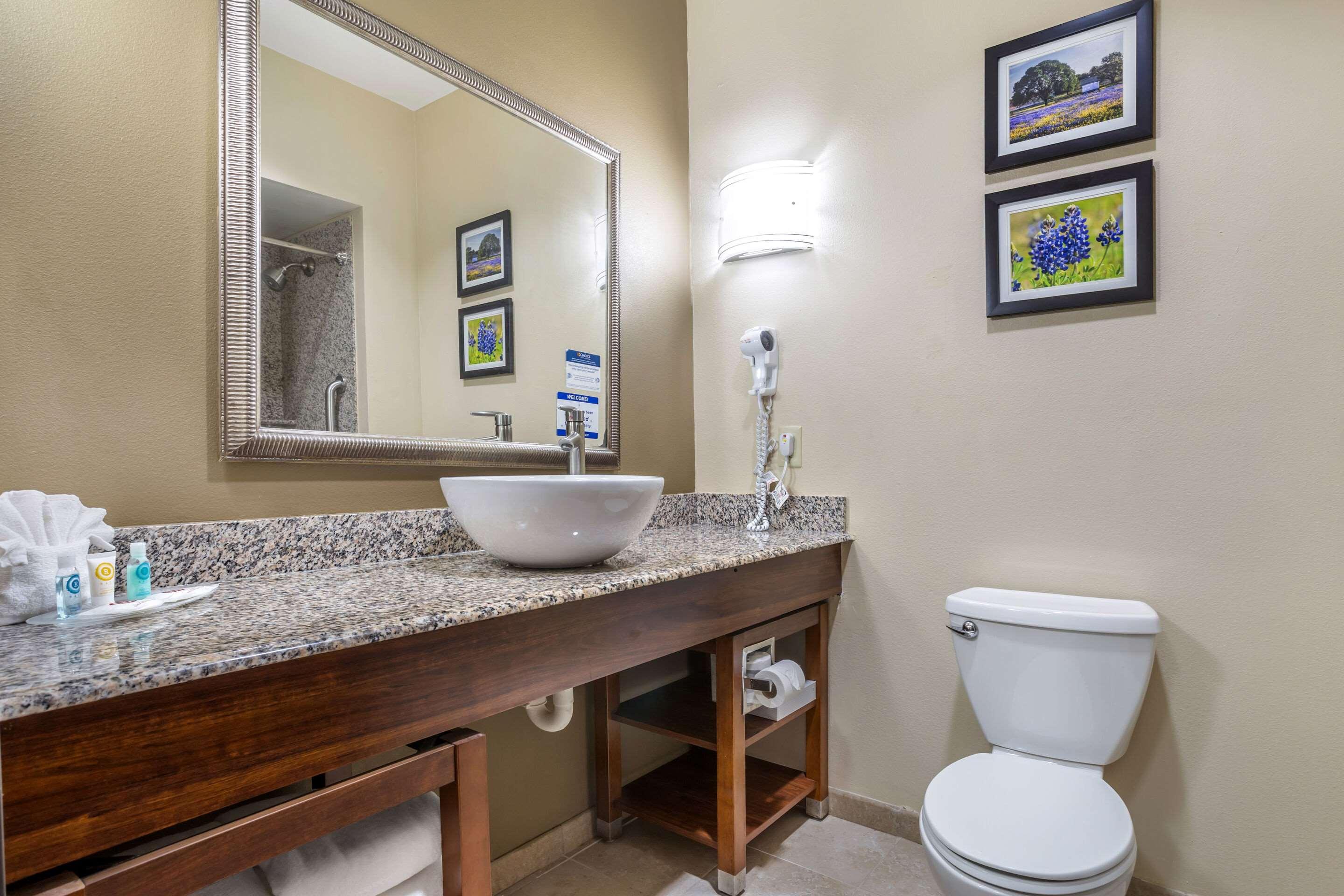 Suite Two Queen Beds Non Smoking